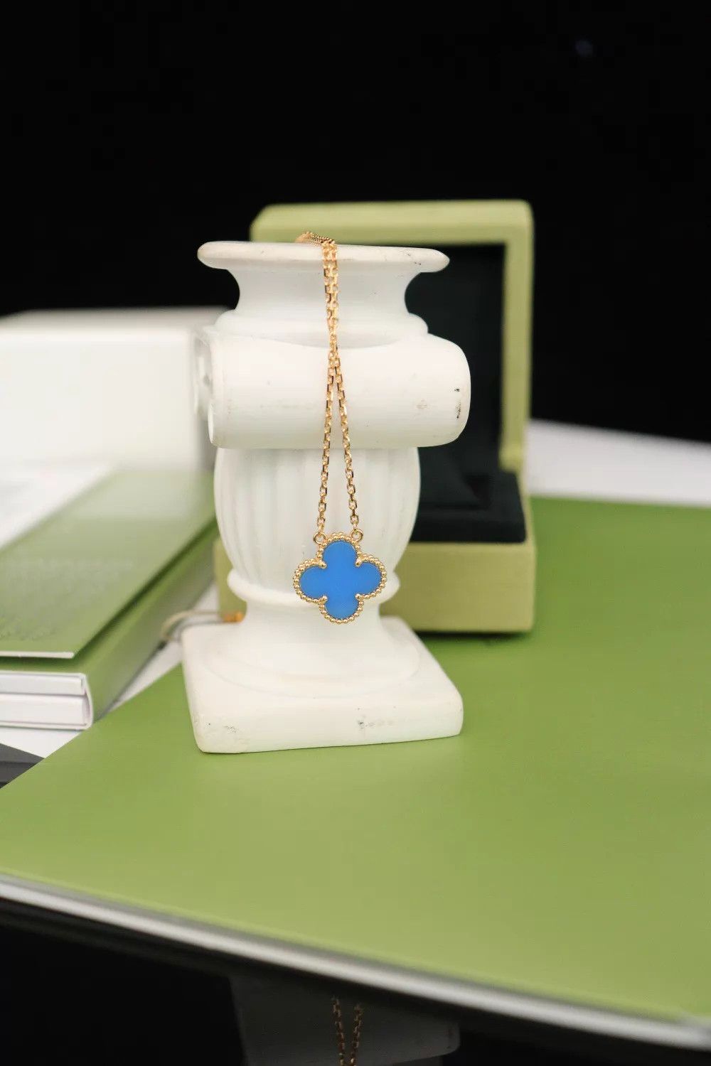 Van Cleef & Arpels Van Cleef & Arpels Clover 18K 5.1g Box/Card 2026.05.17 Size ONE SIZE - 2 Thumbnail