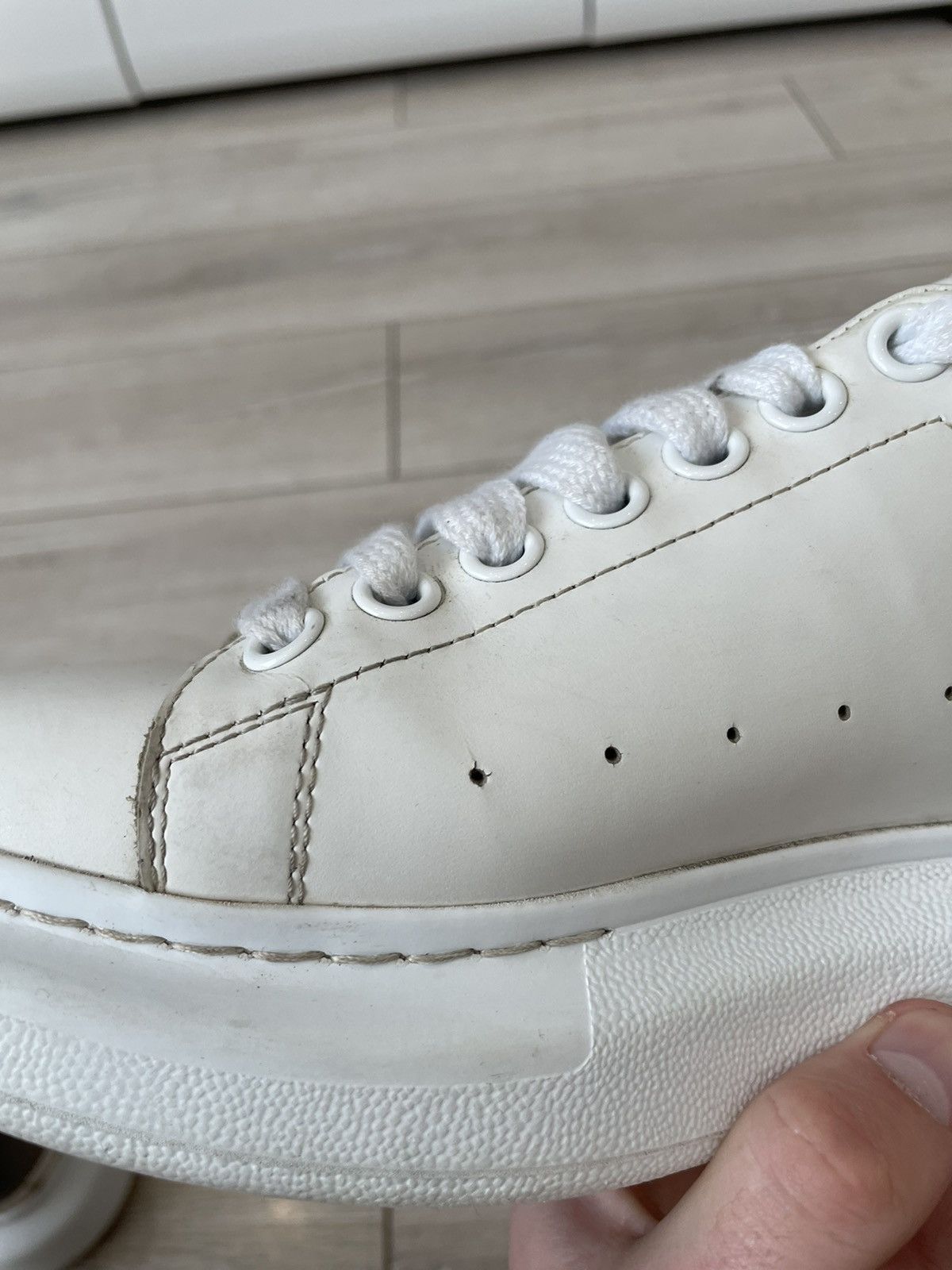 Alexander McQueen Alexander McQueen's Oversized leather sneakers Size US 9 / IT 39 - 20 Thumbnail