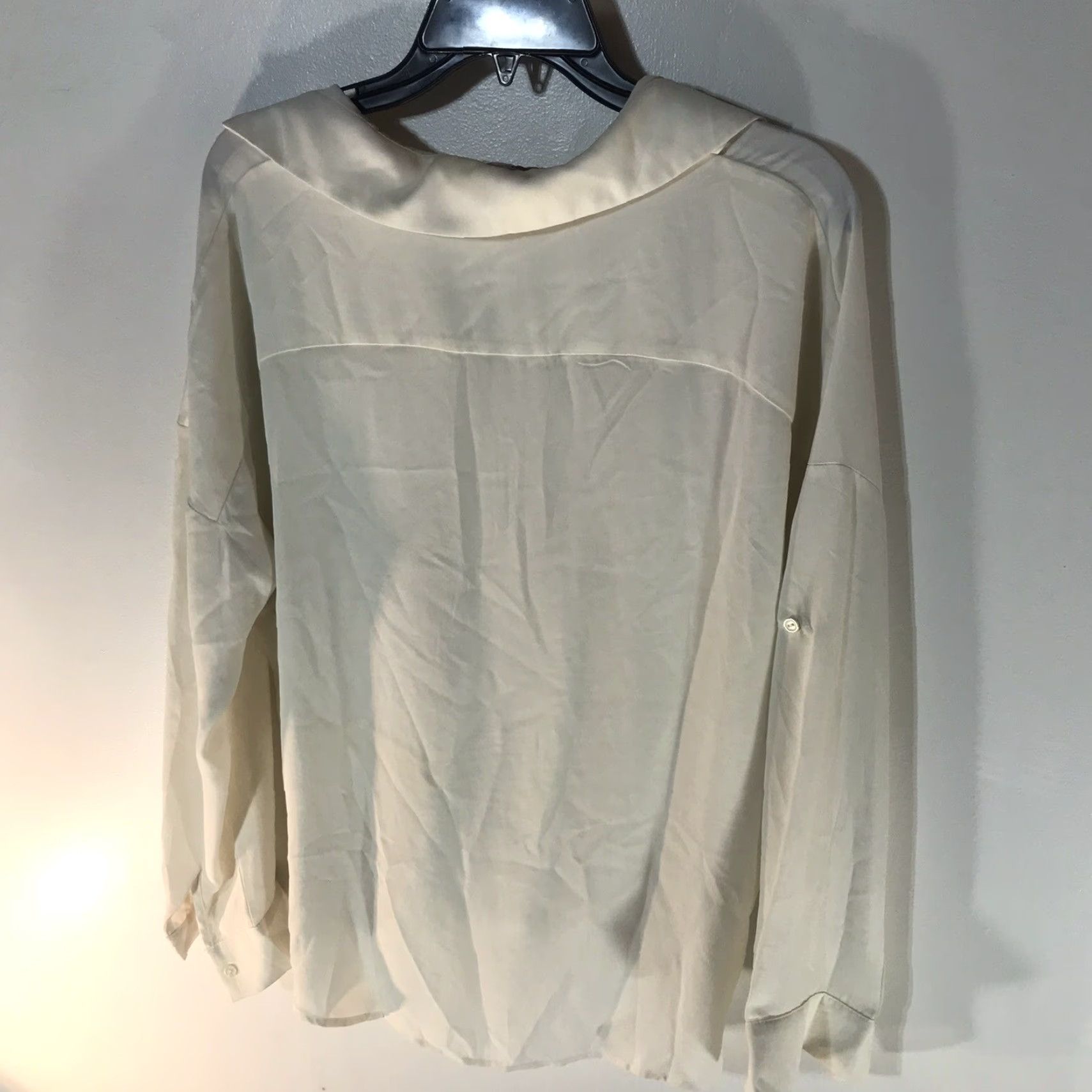 Forever 21 FOREVER 21 Sheer Ivory Dress Shirt Blouse Womens Size S Long Sleeve Snap Collared Size S / US 4 / IT 40 - 2 Thumbnail
