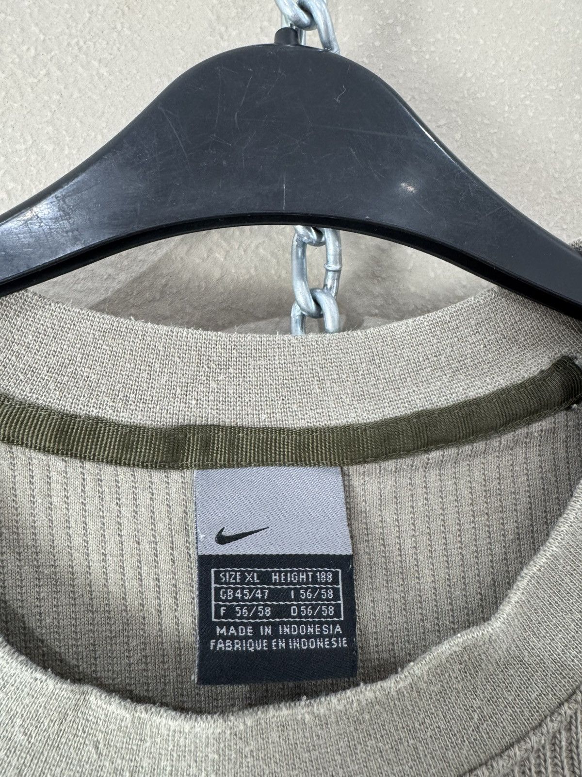 Nike Vintage Nike 00s Sweatshirt Crewneck Center swoosh logo Size US XL / EU 56 / 4 - 3 Thumbnail