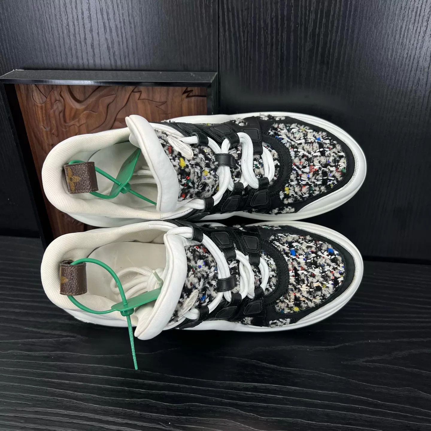 Louis Vuitton LV Archlight White & Black Wool Sneaker 38.5 Size US 8 / IT 38 - 6 Thumbnail