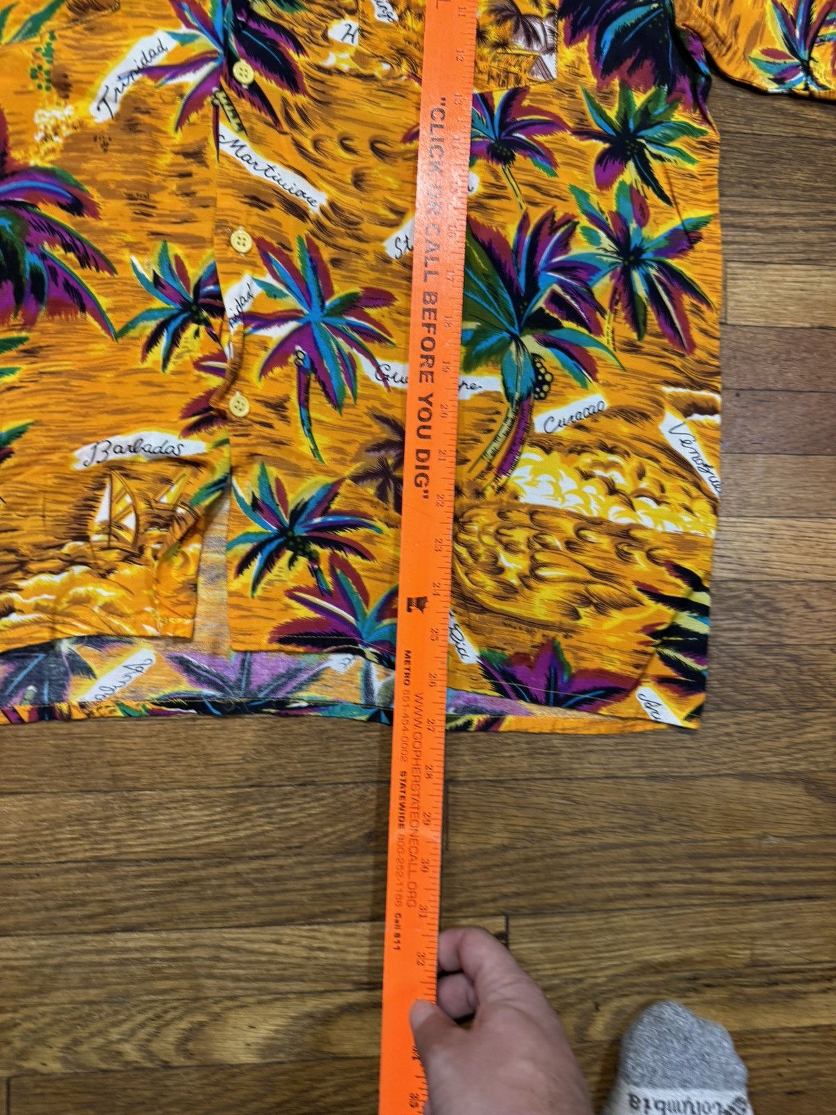 Vintage Vintage Silky Hawaiian Shirt Size US L / EU 52-54 / 3 - 5 Thumbnail