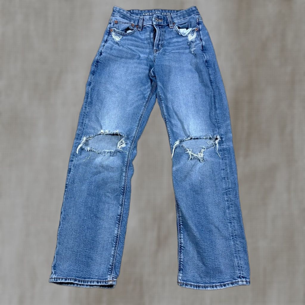 American Eagle Outfitters American Eagle Outfitters Jeans Women 4 Curvy Straight Med Wash Distressed Holes Baggy Denim Cotton Blend 5-Pocket Logo Size 27" / US 4 / IT 40 - 1 Thumbnail