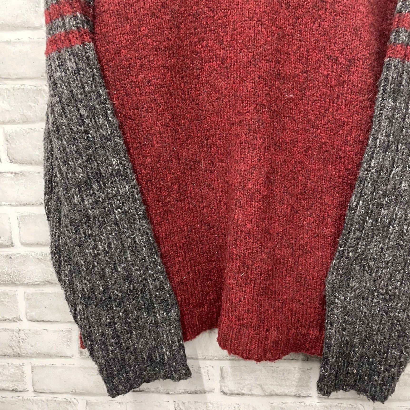 Vintage VINTAGE Freeworld Acrylic Wool Blend Pullover Sweater Red Mens Size L Size US L / EU 52-54 / 3 - 3 Thumbnail