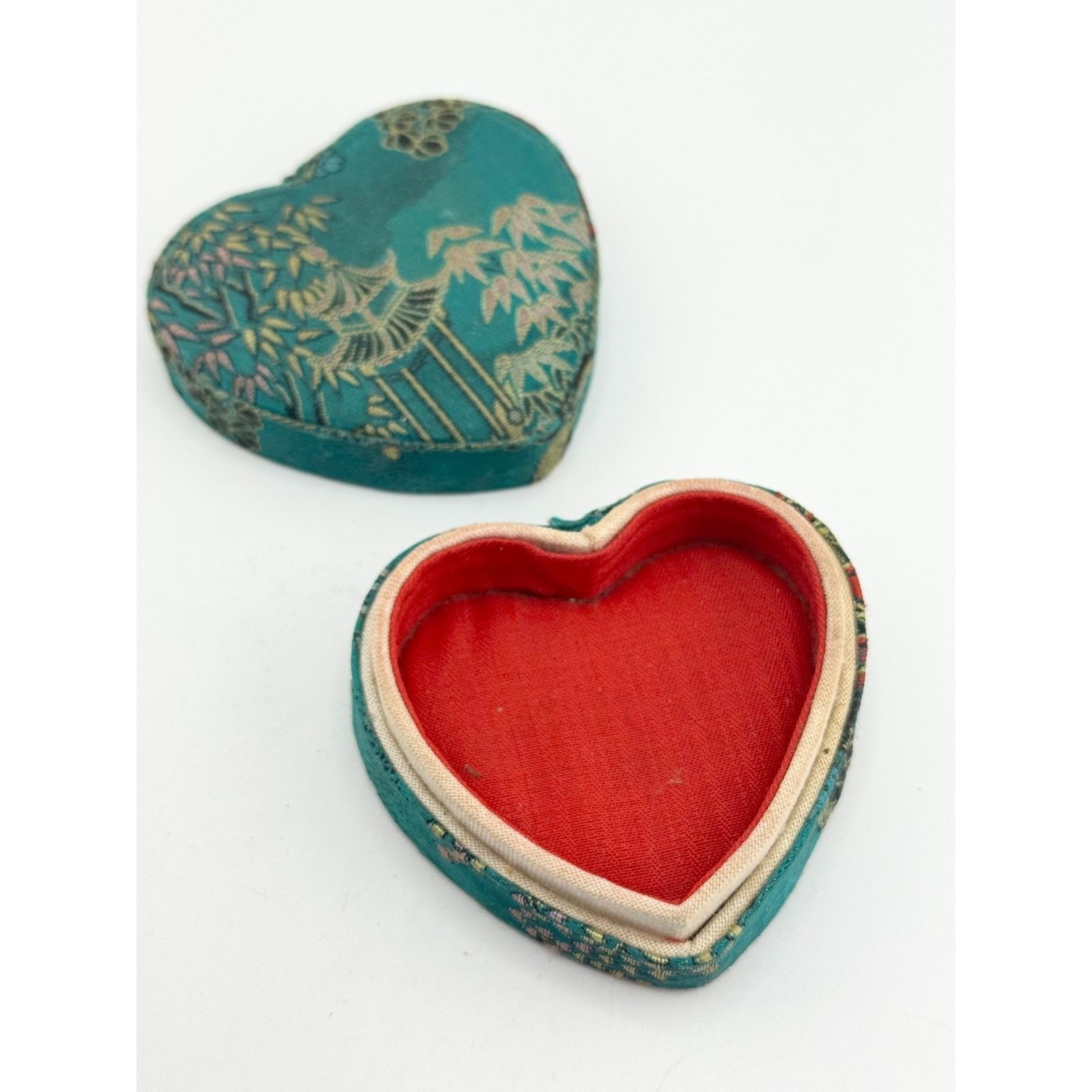 Vintage Vintage orential fabric heart trinket box Size ONE SIZE - 5 Thumbnail