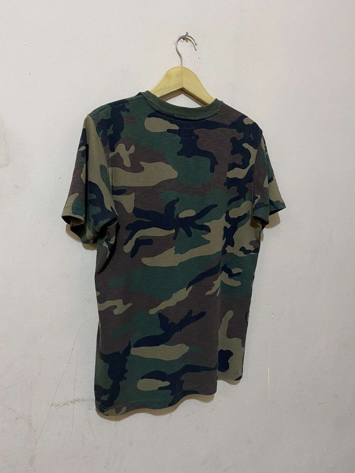 Supreme Supreme Camo Pocket Tshirt Size US S / EU 44-46 / 1 - 9 Thumbnail