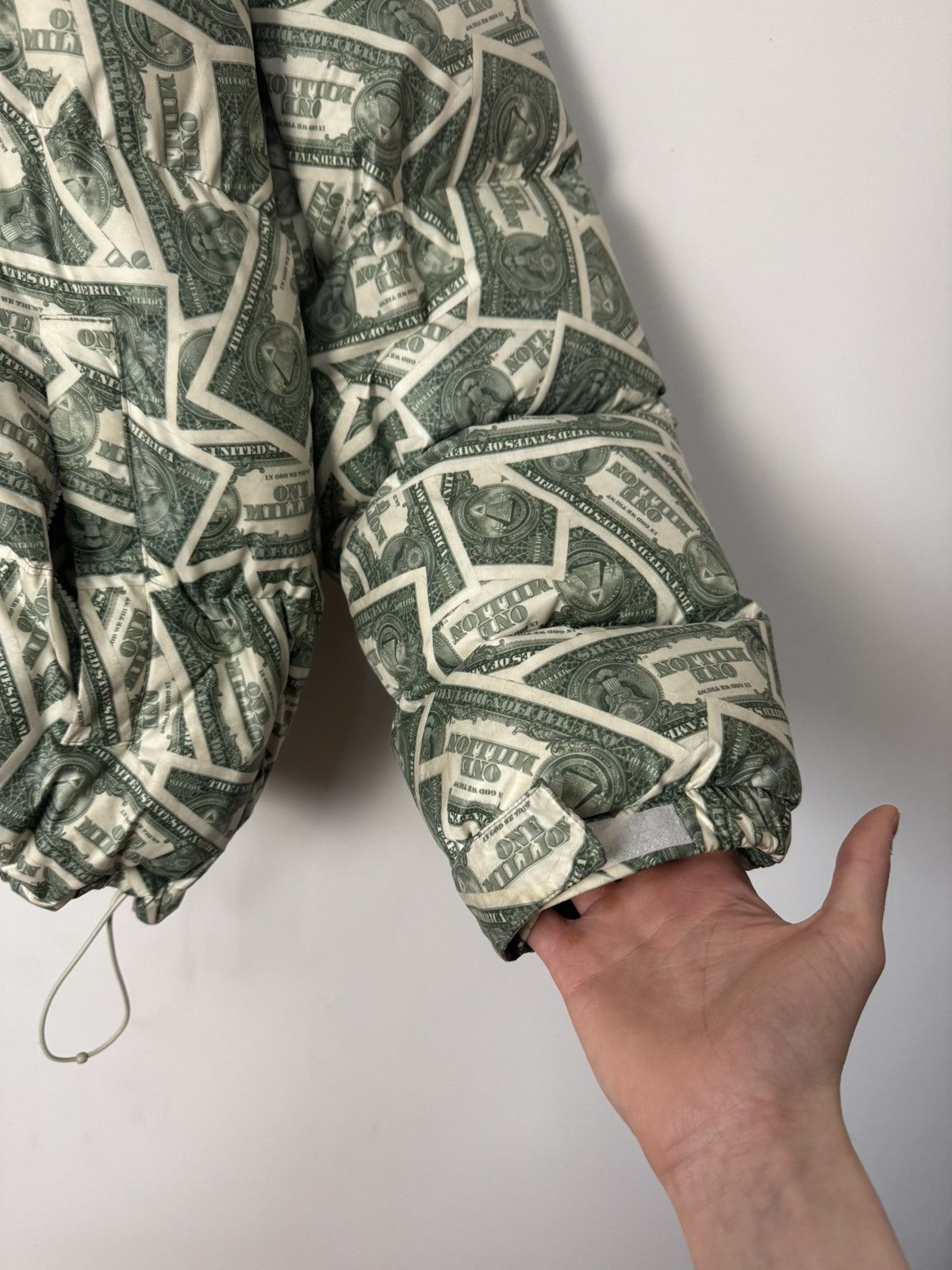 Vetements Vetements Million Dollar Print Down Puffer Jacket Luxury Size US S / EU 44-46 / 1 - 12 Thumbnail