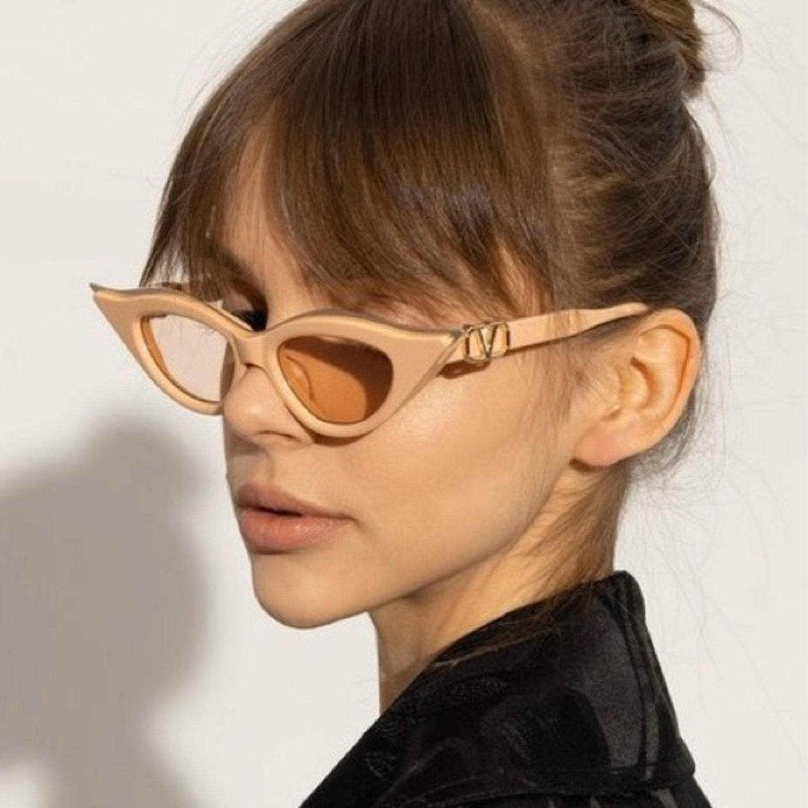 Valentino New! Valentino VLS 114C Stylish Beige Sunglasses, Authentic Size ONE SIZE - 3 Thumbnail