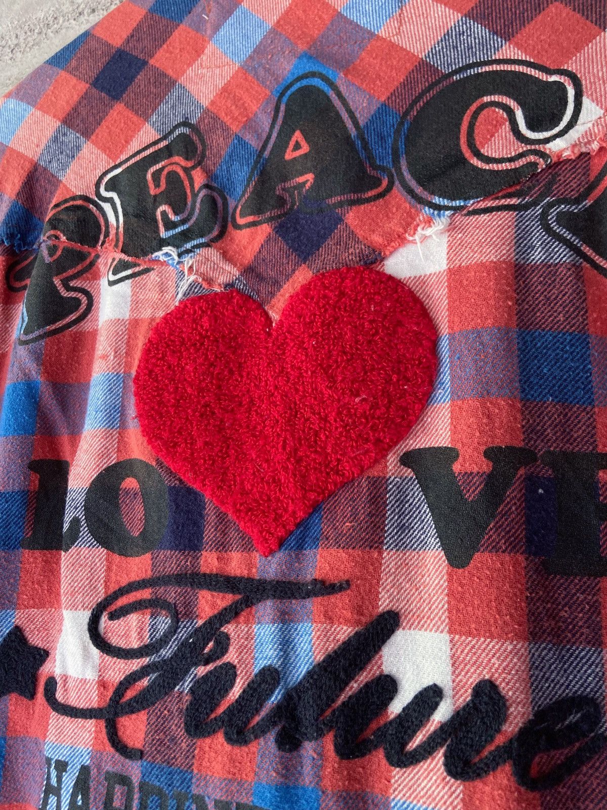 Japanese Brand PEACE LOVE FUTURE HAPPINES DAY BUTTON DOWN SHIRT Size US M / EU 48-50 / 2 - 16 Thumbnail