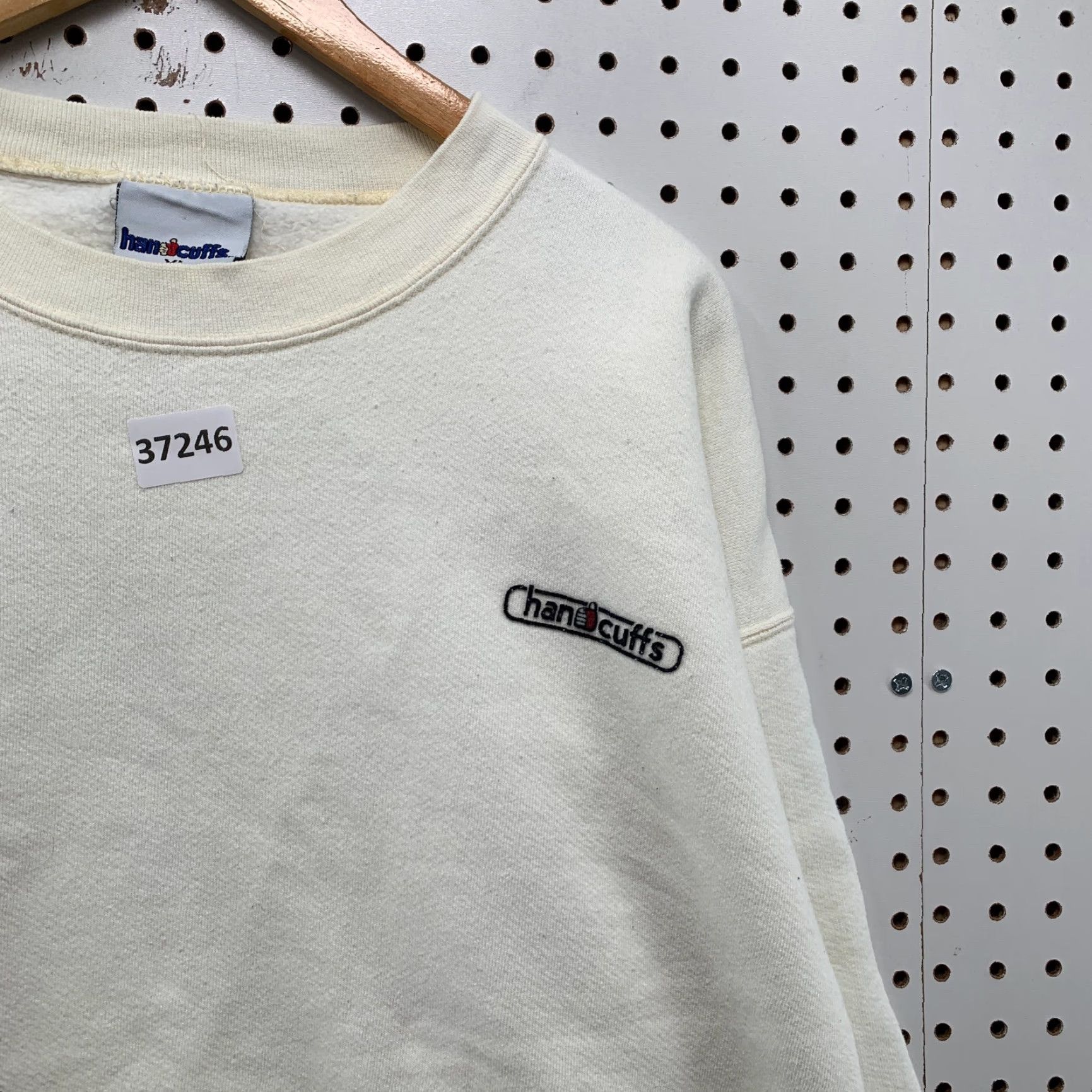 Vintage VINTAGE Handcuffs Sweatshirt Crewneck Mens XL White 90s Graphic Print Thumbholes Mens Sweatshirt 90s Men XL White Size US XL / EU 56 / 4 - 7 Thumbnail