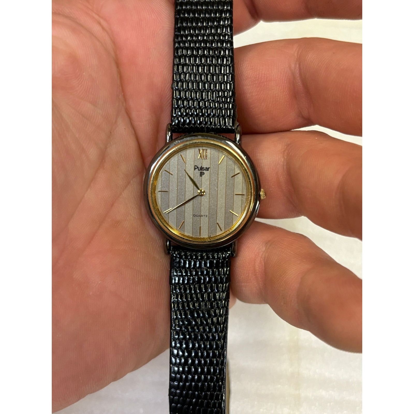 Pulsar Pulsar V320-6049 Genuine Leather Unisex Watch! New Battery! Size ONE SIZE - 4 Thumbnail