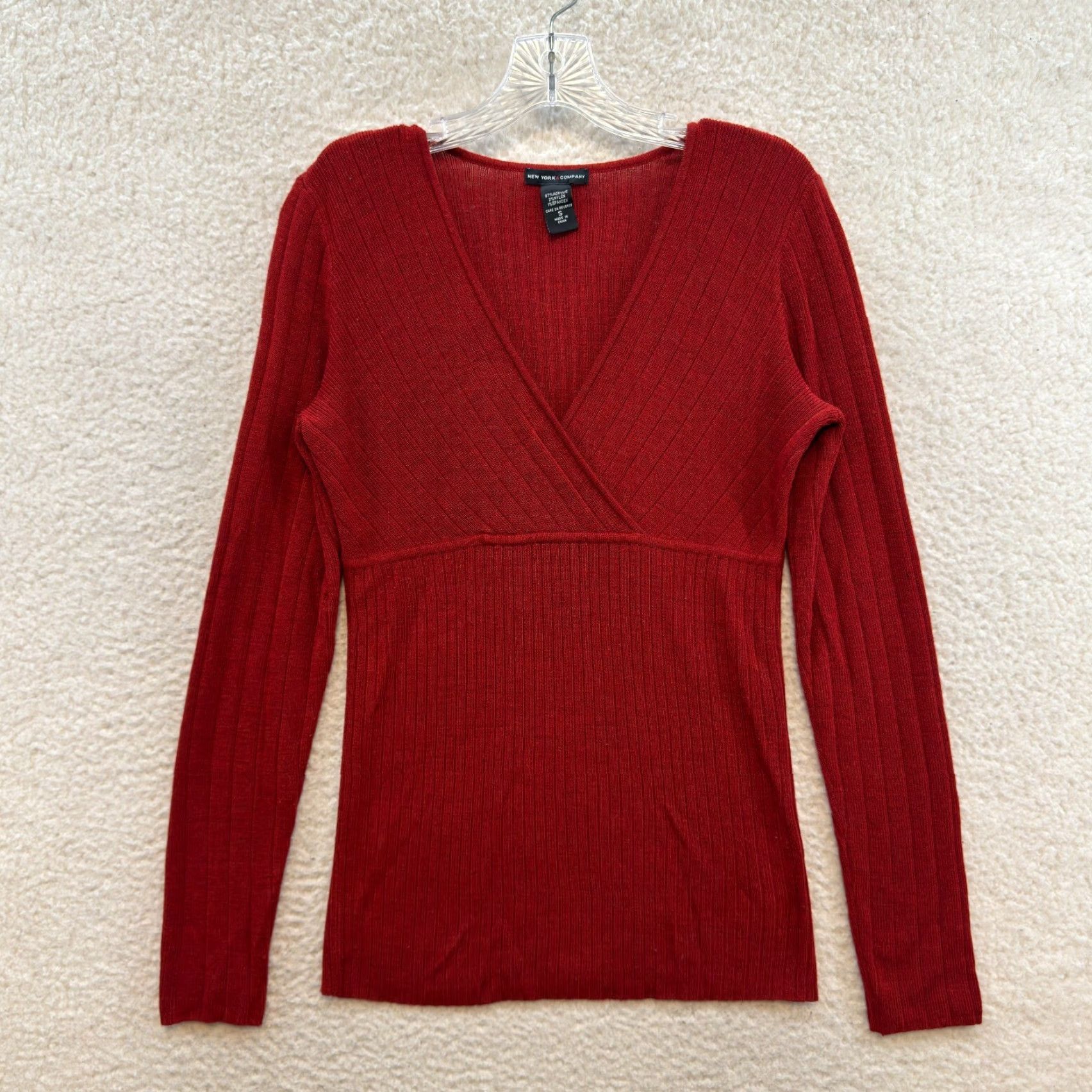Vintage VINTAGE Y2K New York & Company Knit Shirt Red S Grunge Long Sleeve Boho Fairy Bella Swan Women's S Size S / US 4 / IT 40 - 2 Thumbnail