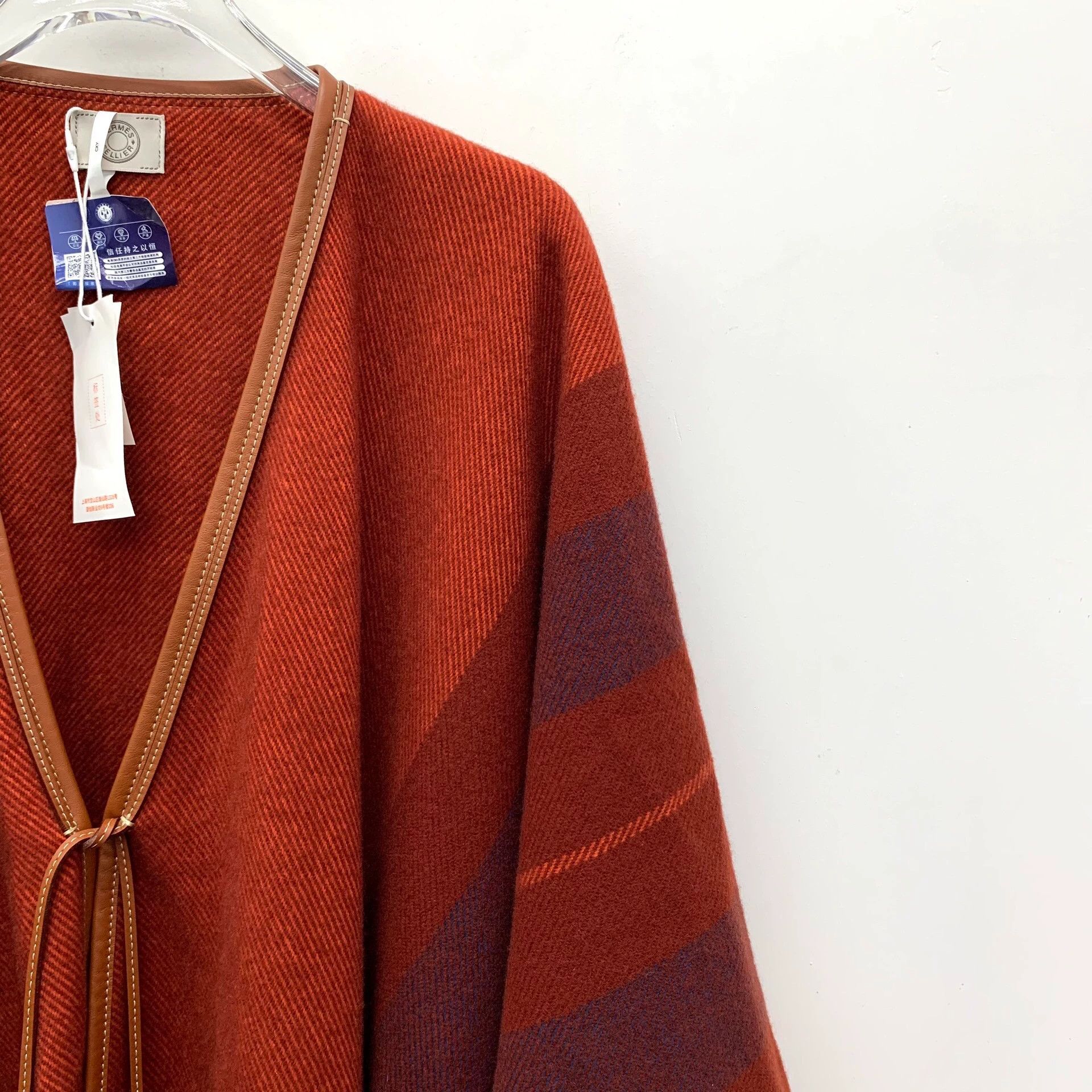 Hermes KW0196 Hermes Red Tassel Cashmere Cape Shawl Size M / US 6-8 / IT 42-44 - 3 Thumbnail