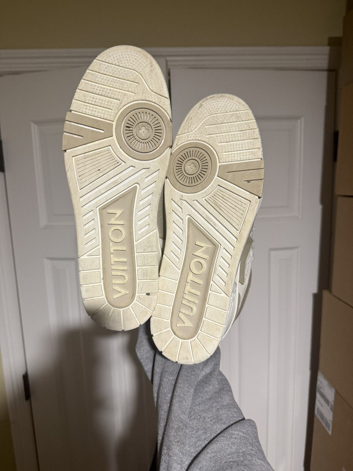 Louis Vuitton Louis Vuitton Cream Skate Trainer Sneaker Size US 11 / EU 44 - 2 Thumbnail