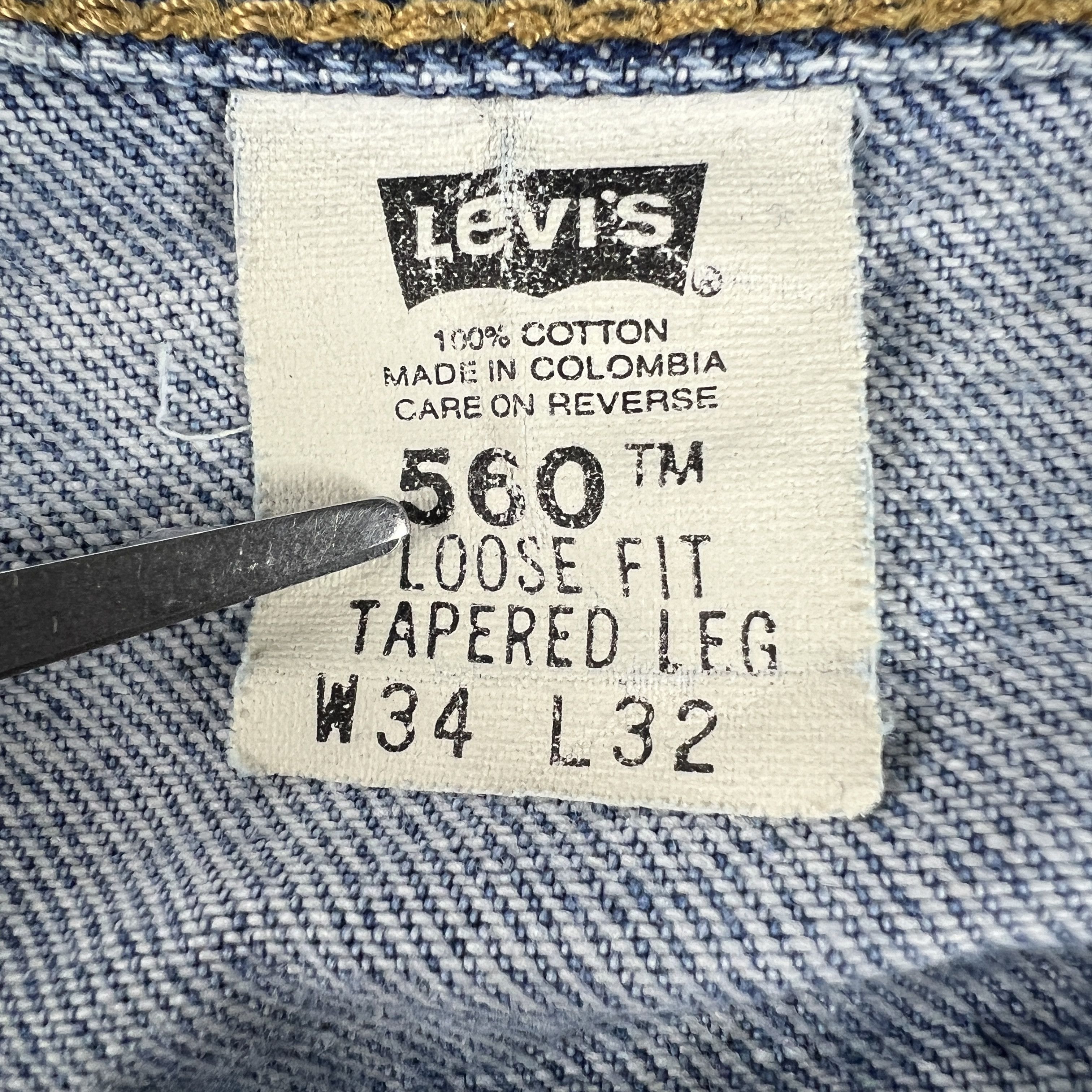 Levi's × Vintage Y2K Levi's Jeans 560 Comfort Loose Tapered Blue Faded Denim Size US 33 - 8 Thumbnail