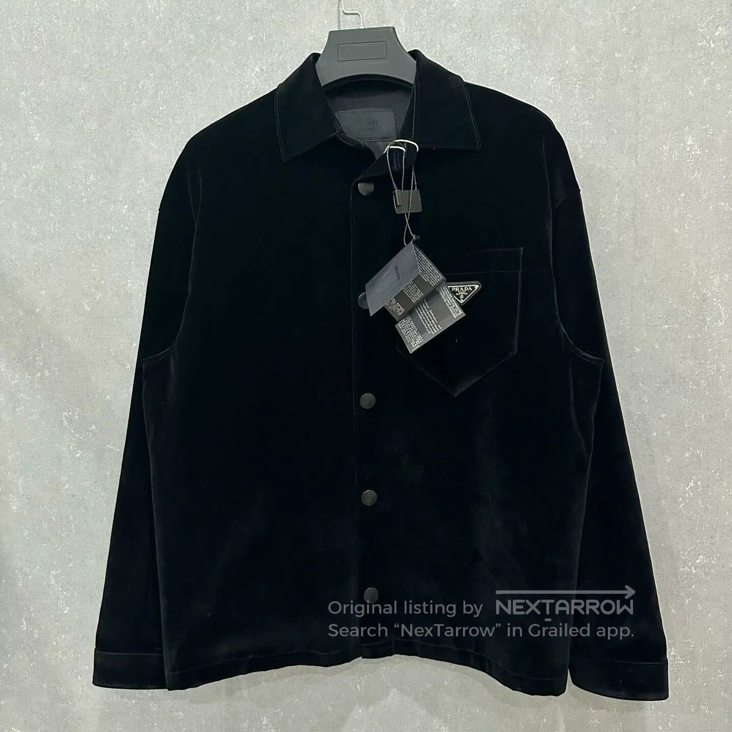 Prada prada velvet logo shirt jacket size s. Size US S / EU 44-46 / 1 - 1 Thumbnail