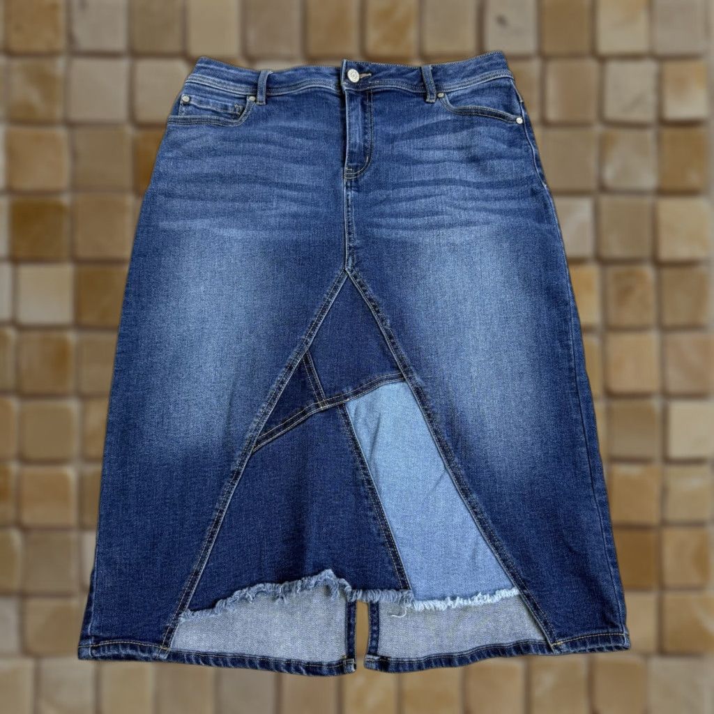 Denime VINTAGE Est 1946 Denim Skirt A-Line Knee Length Size 10 Blue Women's Short/Med Patchwork 1940s-Modern Size 32" / US 10 / IT 46 - 1 Thumbnail