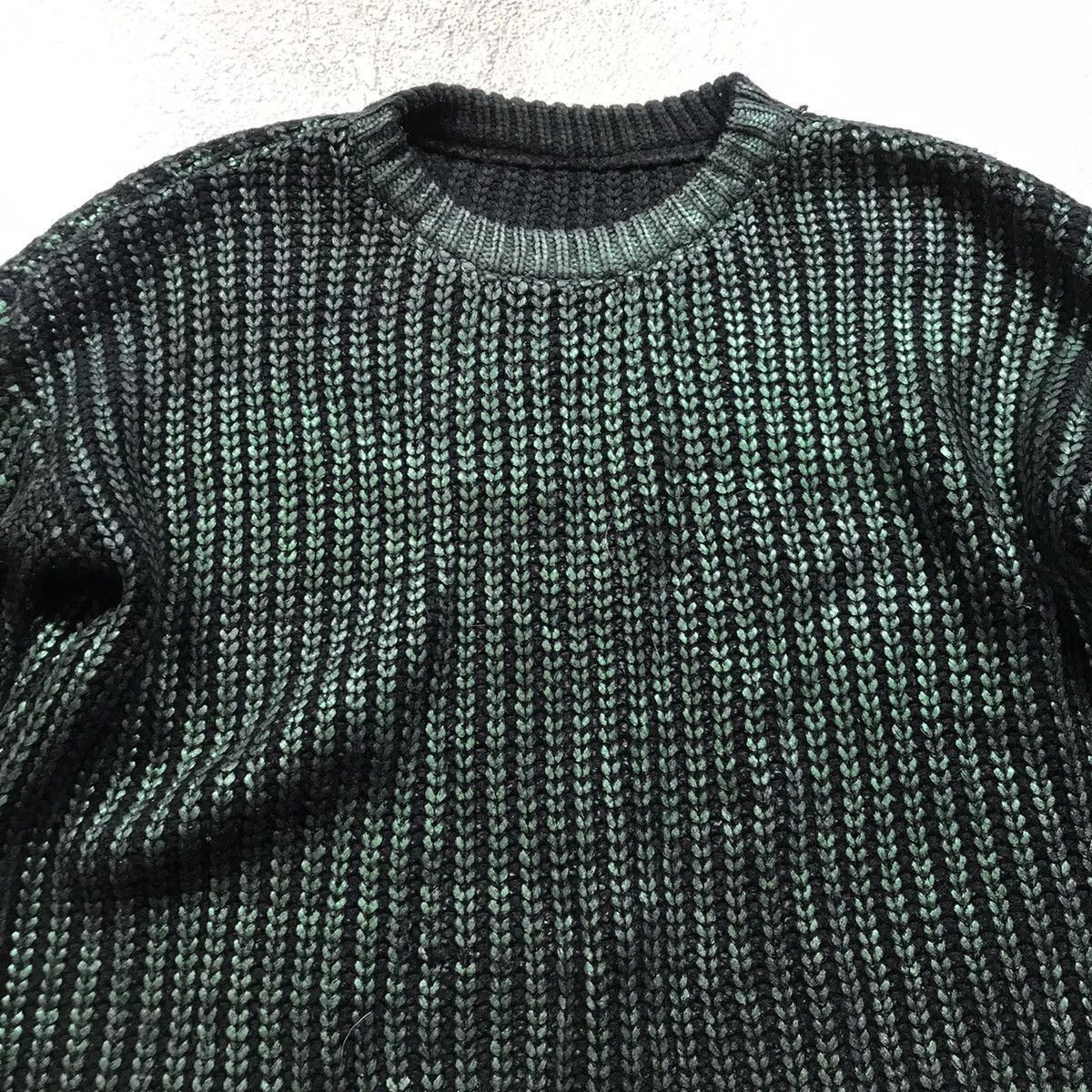 Vintage Vintage Y2K Ribbed Knit Sweater Crocodile Texture Streetwear Size L / US 10 / IT 46 - 2 Thumbnail