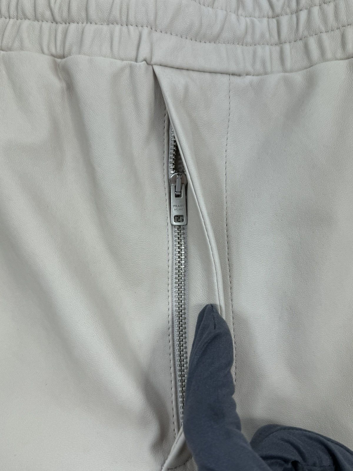 Prada PRADA LEATHER SHORTS Size US 34 / EU 50 - 4 Thumbnail