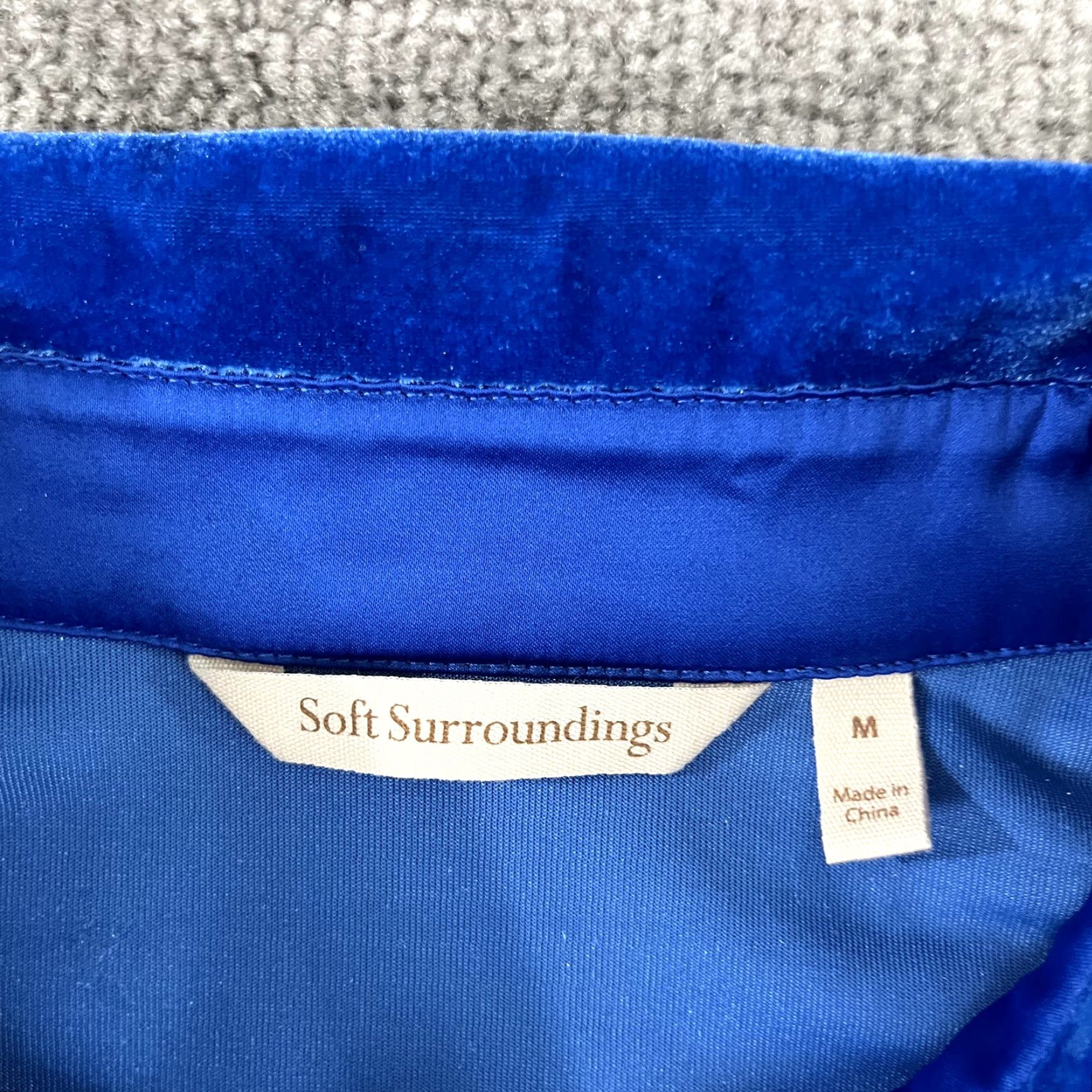 Soft Surroundings Soft Surroundings Shirt Womens Medium Blue Velvet Boyfriend Tunic Top Button Up Size M / US 6-8 / IT 42-44 - 2 Thumbnail