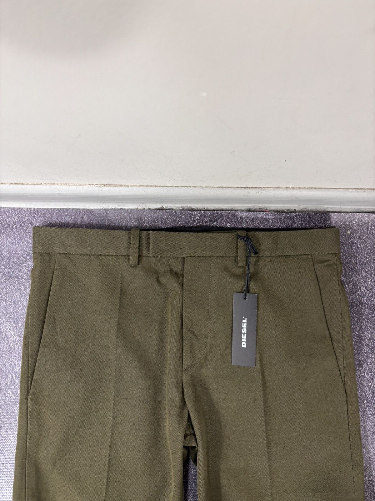 Diesel Black Gold Diesel Black Gold NWT Men’s Khaki Green Dress Chino Shorts Size US 30 / EU 46 - 4 Thumbnail