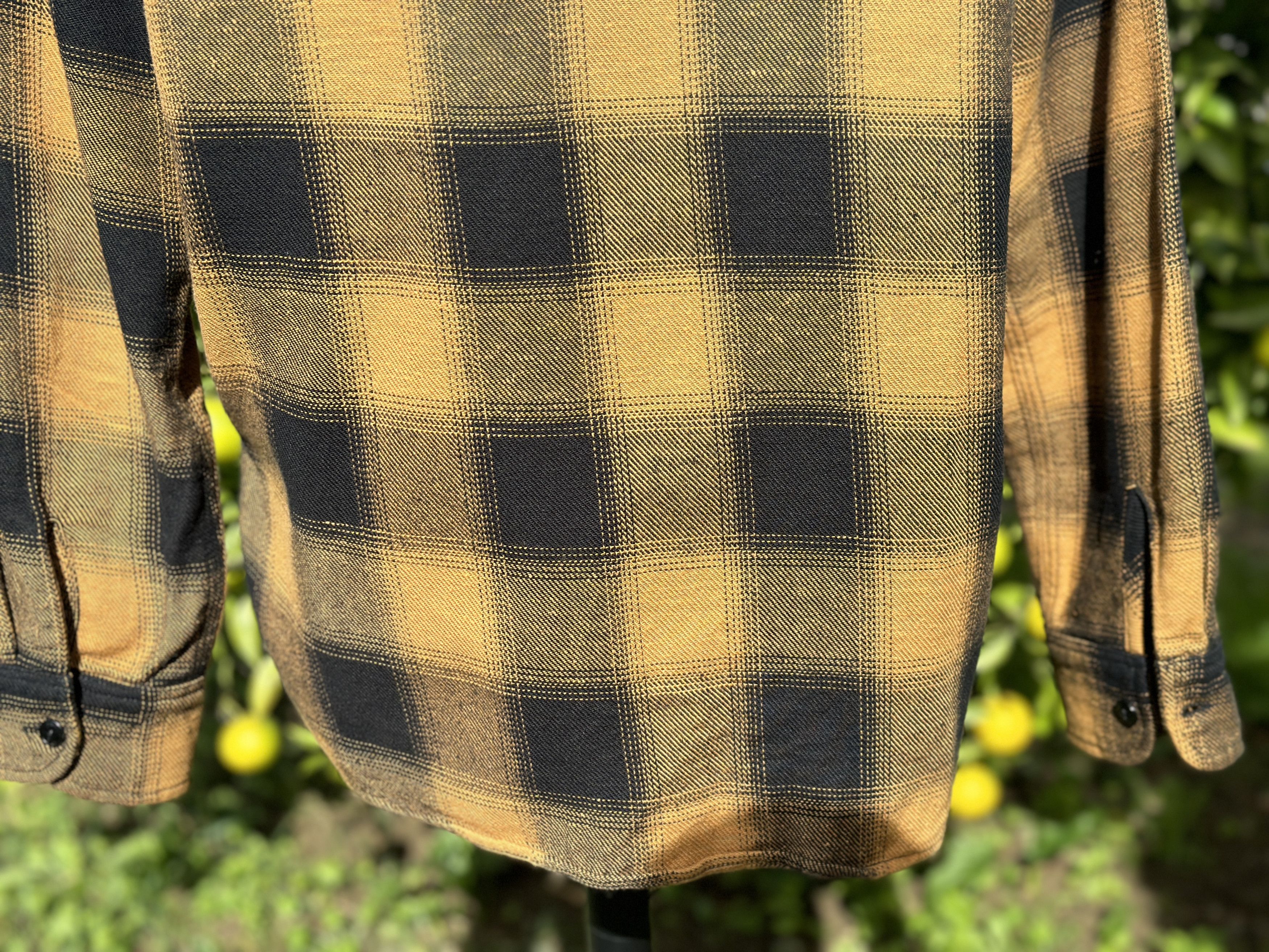 Rogue Territory Rare Rogue Territory Western Gold Heavy Plaid Button Size M Size US M / EU 48-50 / 2 - 12 Thumbnail