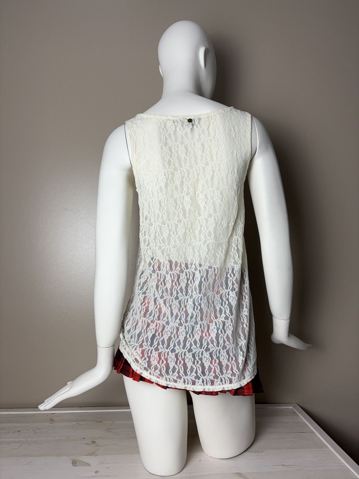 Guess GUESS VINTAGE LACE ASYMMETRIC TANK TOP 00s Size ONE SIZE - 2 Thumbnail