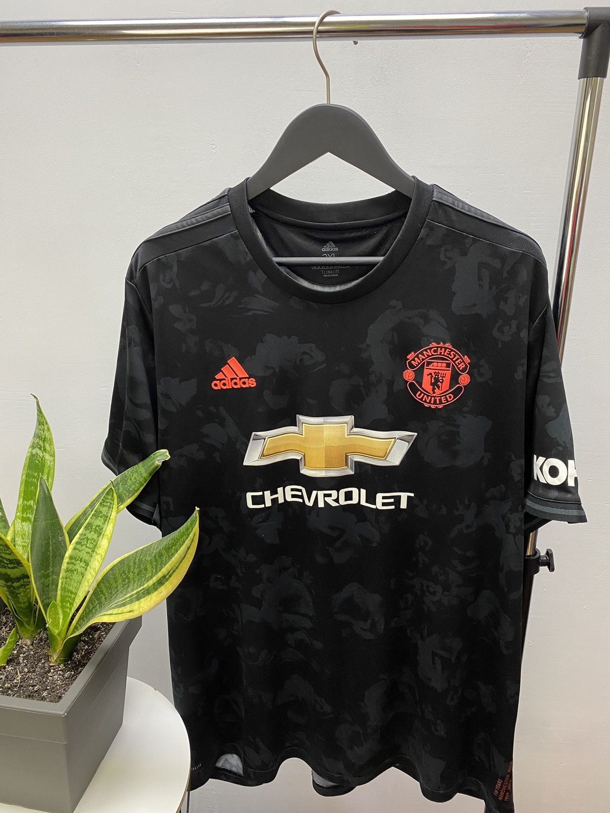 Adidas MANCHESTER UNITED ADIDAS 2019/2020 THIRD JERSEY Roses Size US XXL / EU 58 / 5 - 4 Thumbnail