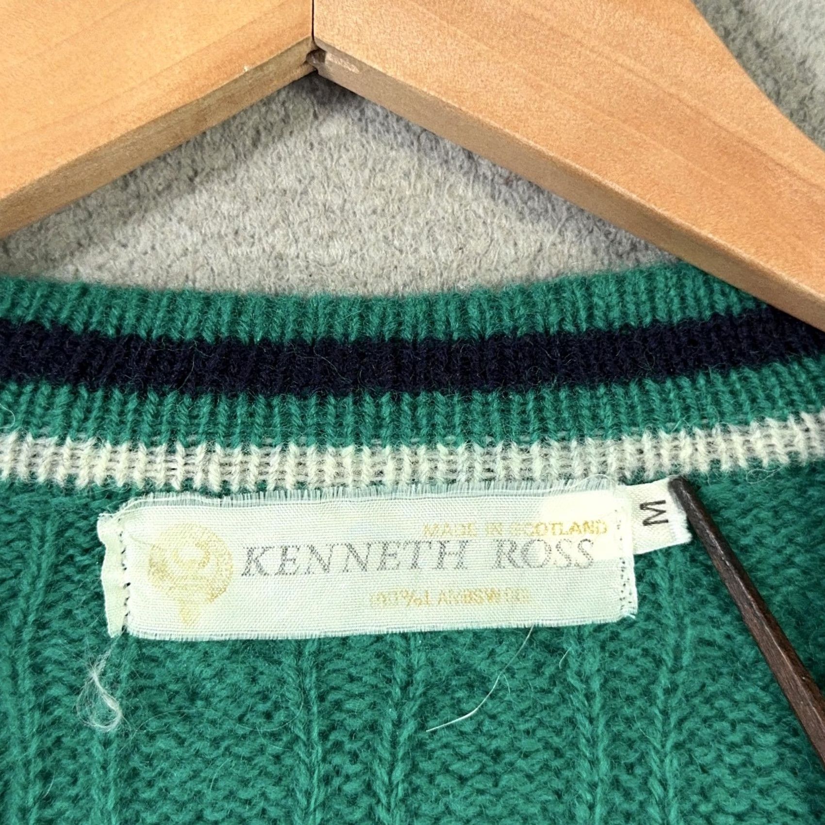 Vintage VINTAGE Kenneth Ross Cricket Sweater Men M Green Wool Knit Cable-Knit V-Neck 80s Scotland Pullover Size US M / EU 48-50 / 2 - 4 Thumbnail