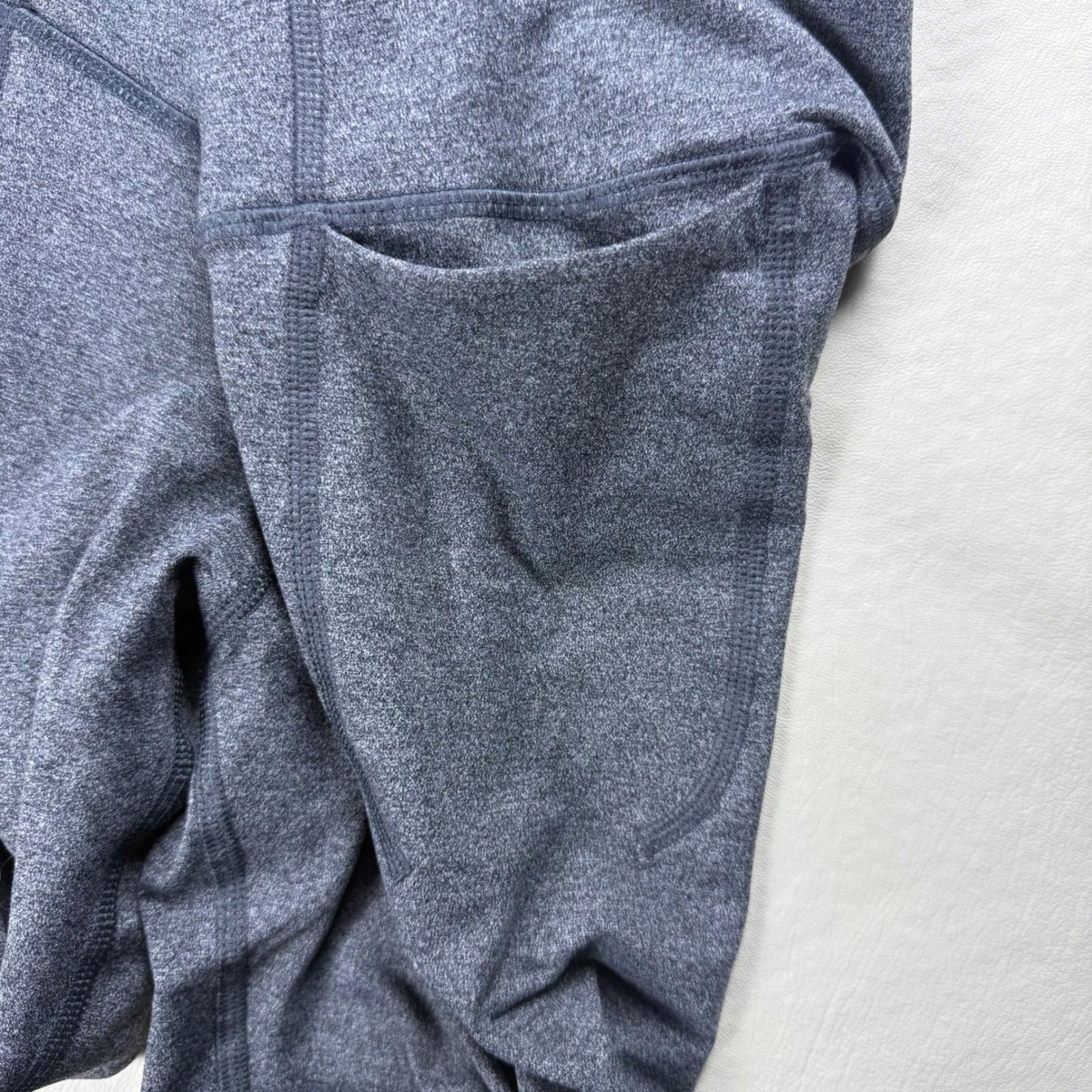 Under Armour Under Armour Women High Rise Cropped Leggings with Pockets S Size 28" / US 6 / IT 42 - 6 Thumbnail