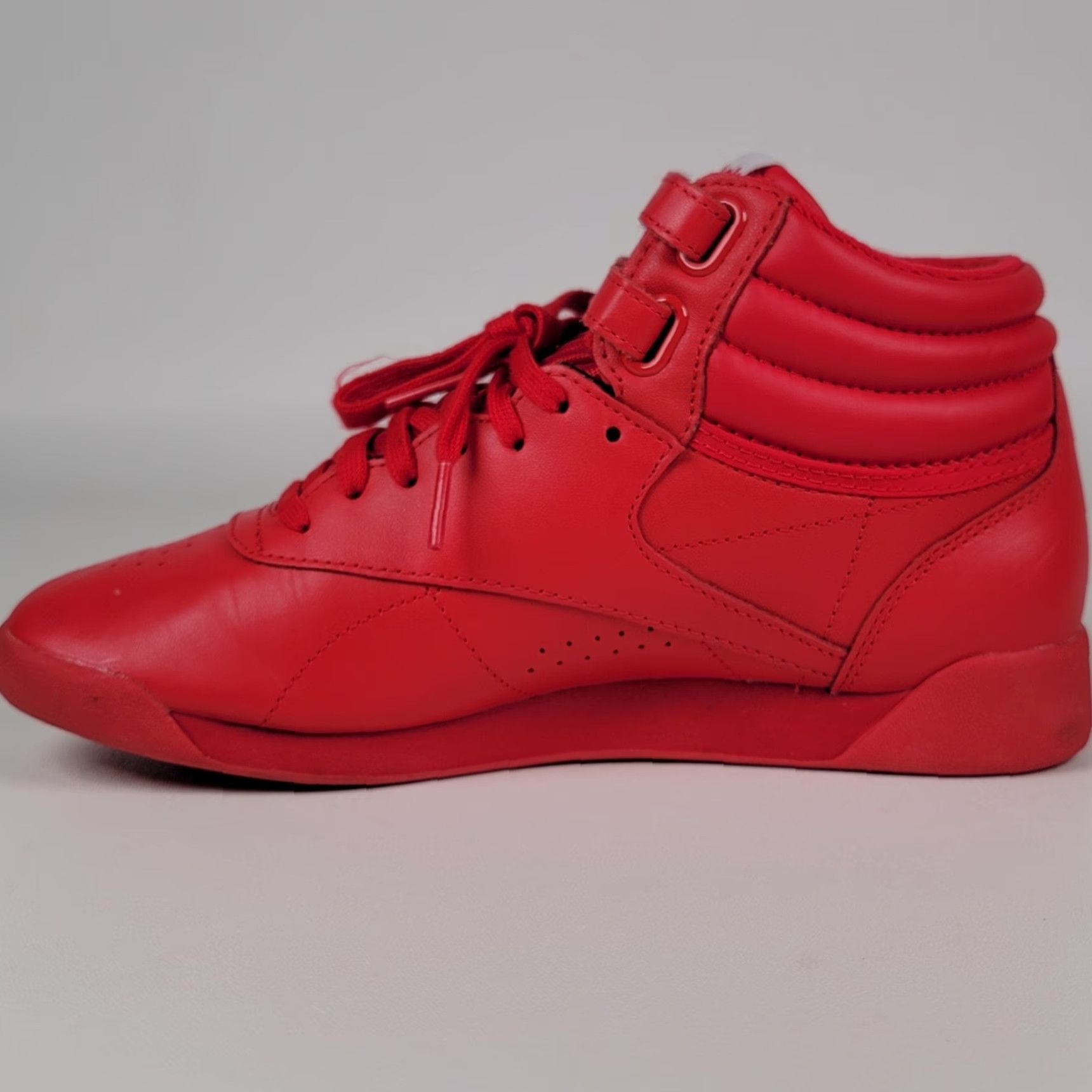 Reebok Reebok Classic Freestyle High Tops Women's 7 Red Athletic Sneakers Hi Top Traditional Size US 5 / IT 35 - 5 Thumbnail