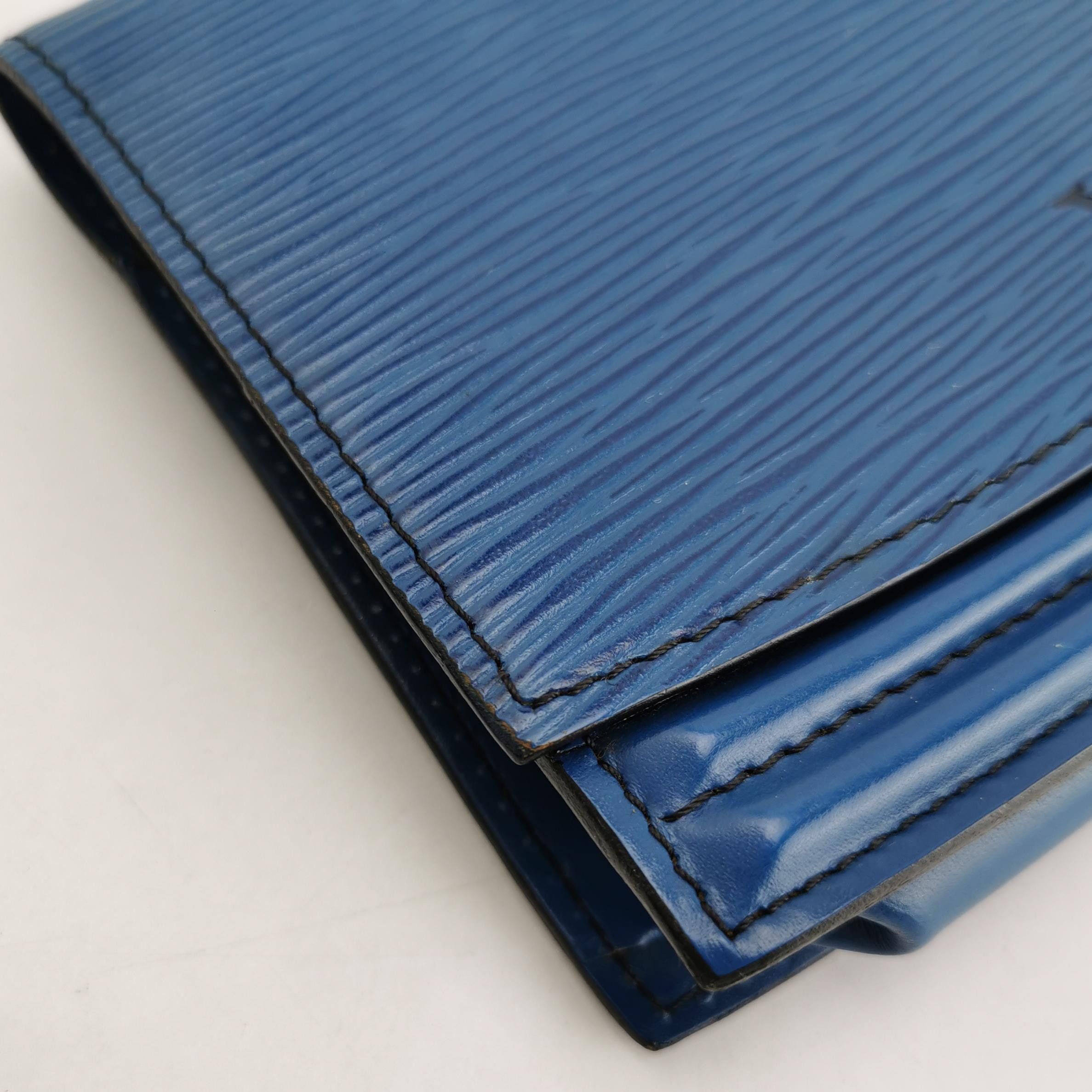 Louis Vuitton Louis Vuitton (LV) Cowhide Solid Color Water Ripple Second- Size ONE SIZE - 6 Thumbnail