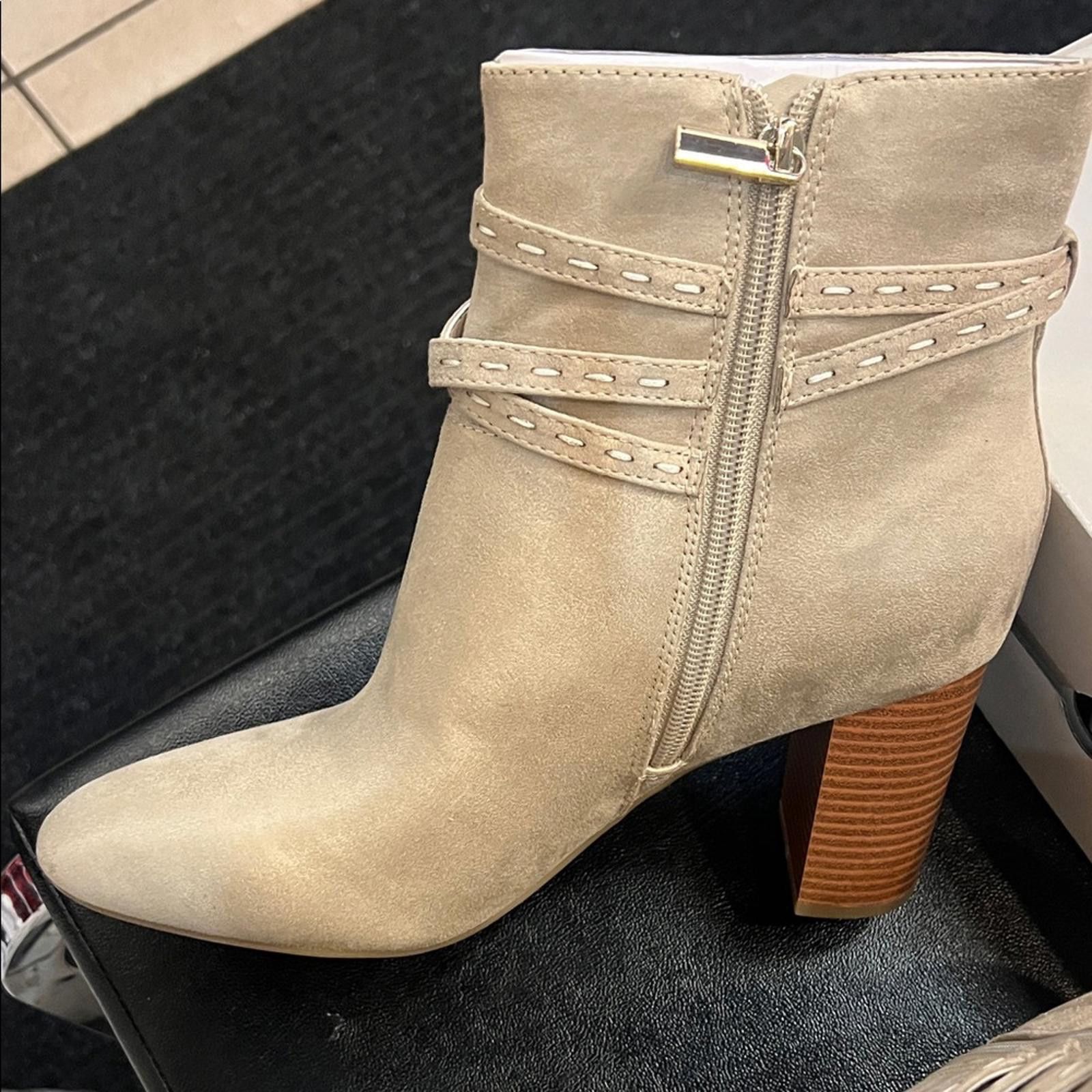 Other Bandolino Women's Beige Ankle Booties Size US 10 / IT 40 - 3 Thumbnail