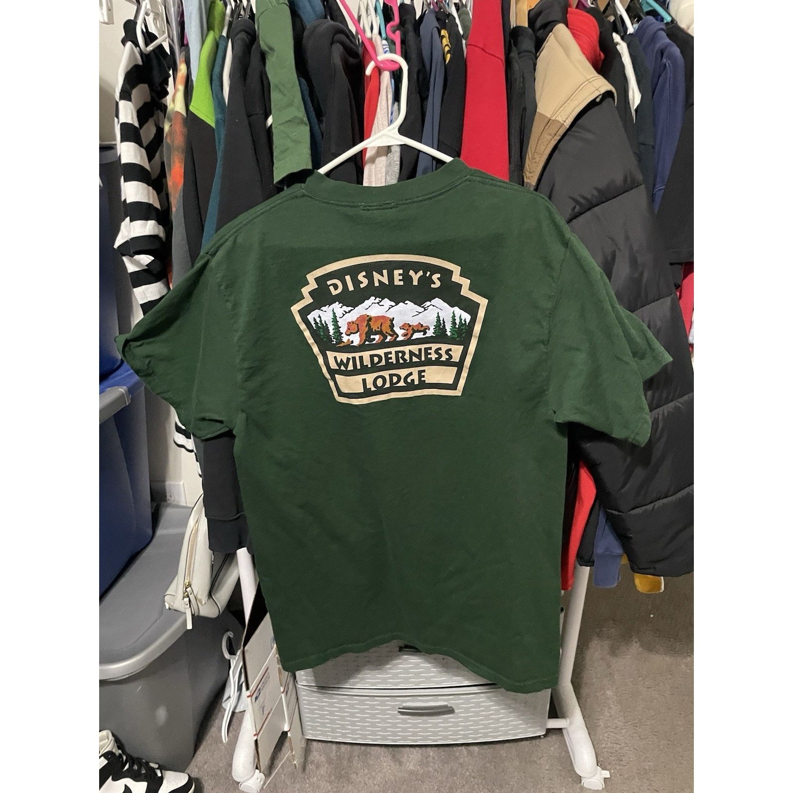 Disney Size L-VTG Disney Wilderness Lodge Shirt Rare Green Backhit Size US L / EU 52-54 / 3 - 2 Thumbnail