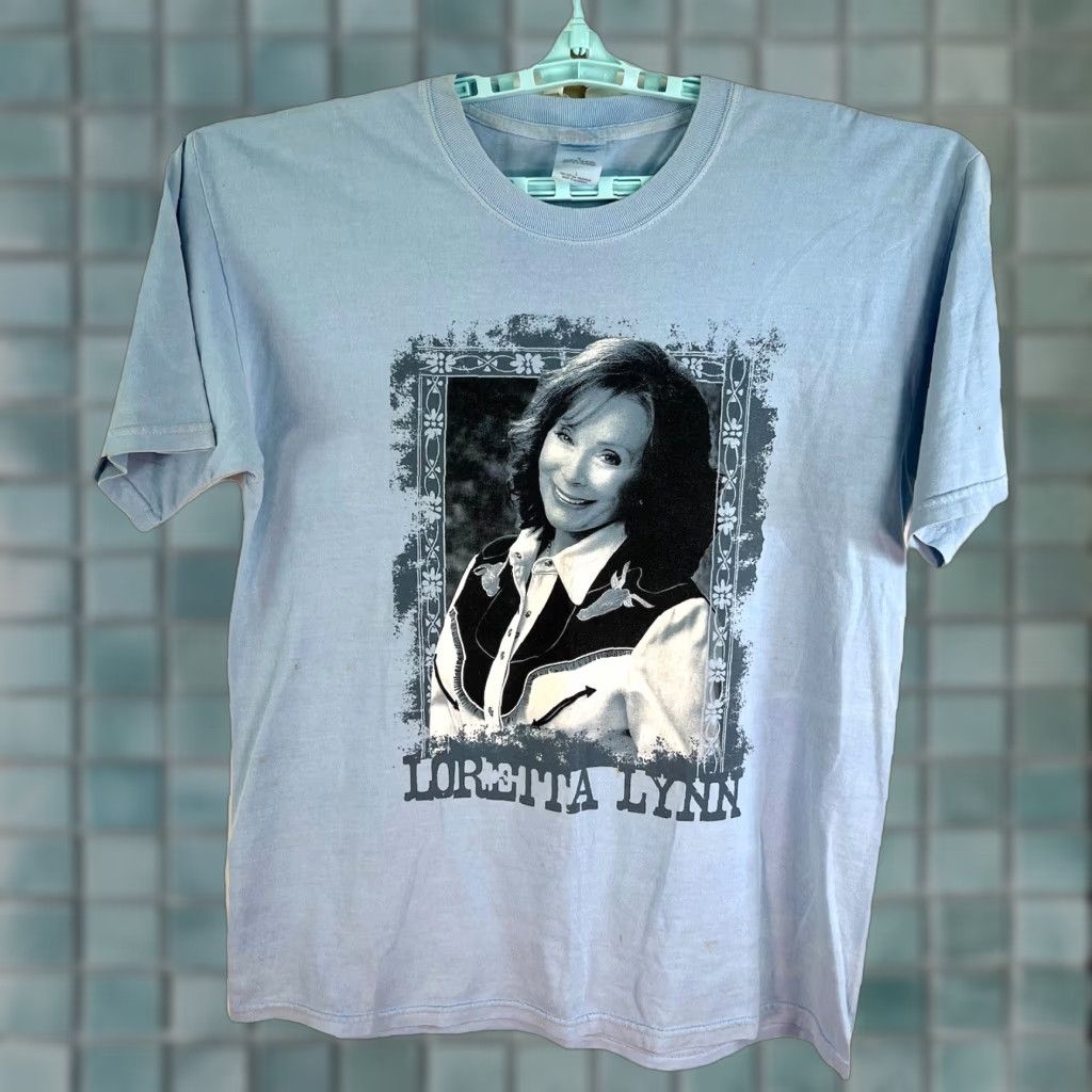 Gildan VTG Loretta Lynn Concert Tour T-Shirt Adult L Blue Short Sleeve 90s Vintage Gildan Ultra Cotton Men Shirt Size L Logo Graphic Print Size US L / EU 52-54 / 3 - 1 Thumbnail