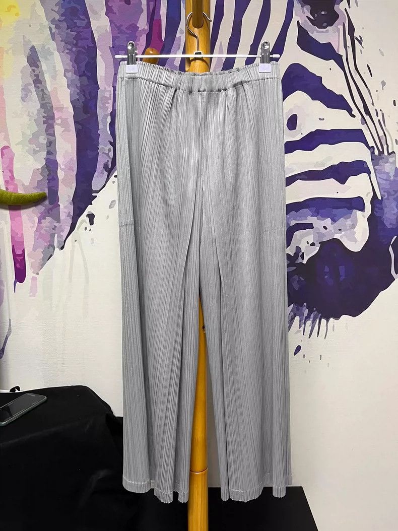 Issey Miyake Issey Miyake size:2 Grey pleated trousers Size 23" - 2 Thumbnail