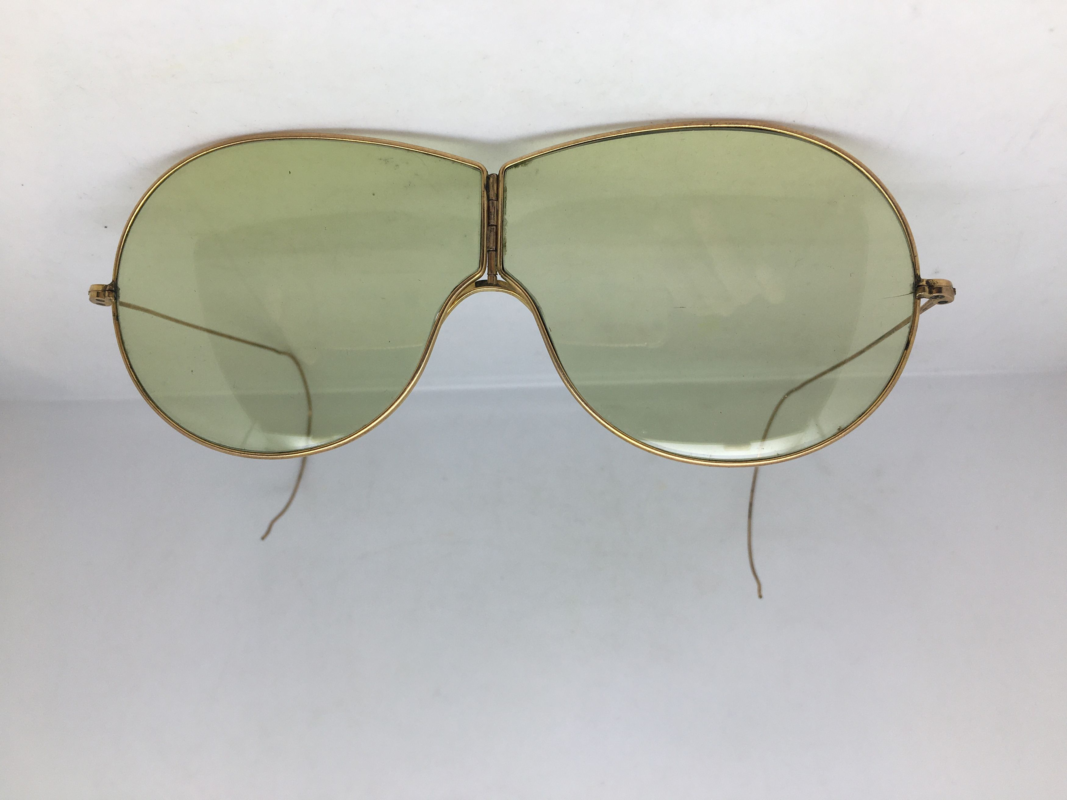 Other '11 MOD MOTORING AUTOGLAS ROLLED GOLD SUNGLASSES U.S.A. Size ONE SIZE - 8 Thumbnail