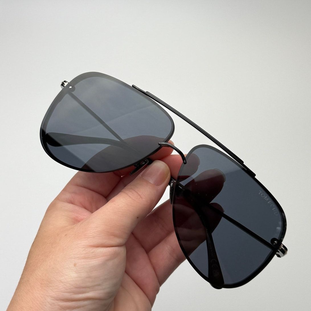 Tom Ford TOM FORD Sunglasses FT1071 01A Leon Shiny Black/Smoke Grey Size ONE SIZE - 11 Thumbnail