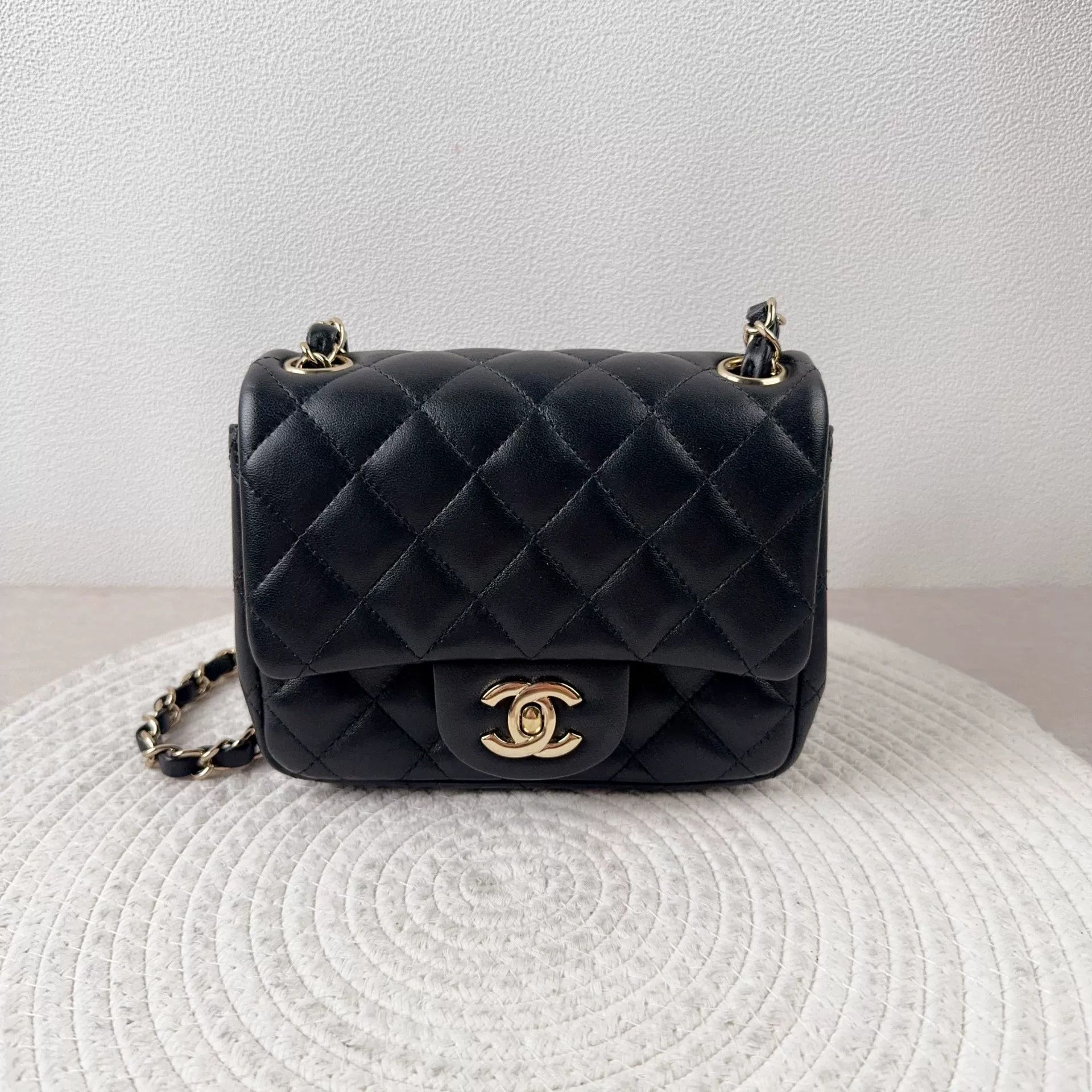 Chanel Pre-loved Bag Very good condition Size ONE SIZE - 1 Thumbnail