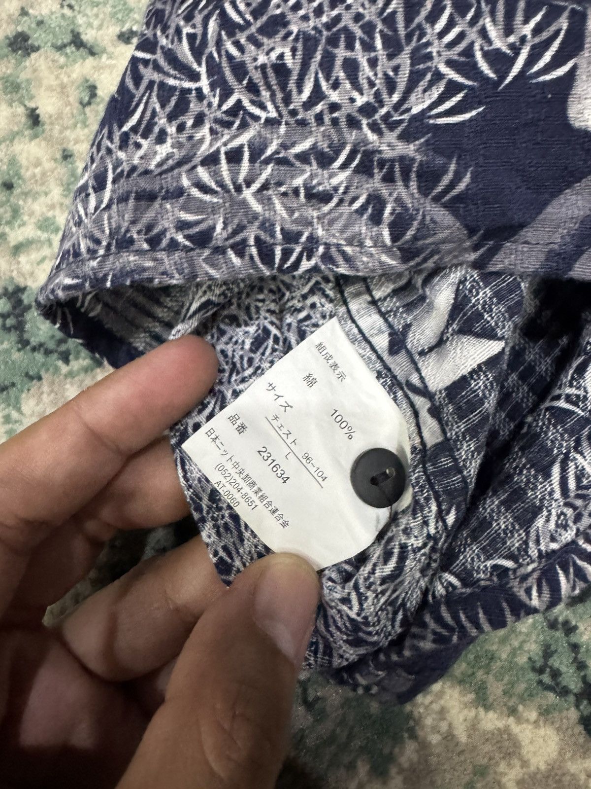 Vintage VINTAGE FULLPRINT GOLDFISH HAWAII SHIRT Size US L / EU 52-54 / 3 - 4 Thumbnail