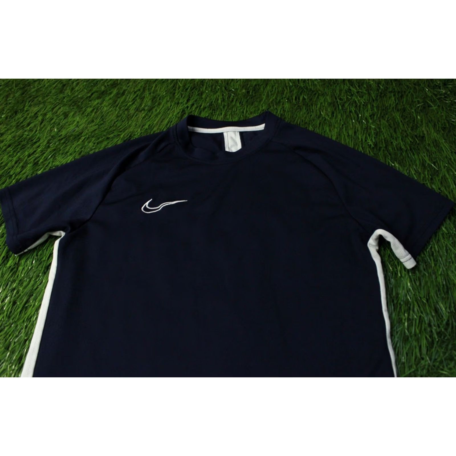 Nike Nike Academy Dri-FIT Football Shirt Mens M Navy Blue White Nike Dri-FIT 2019 Football Shirt Tee Size US M / EU 48-50 / 2 - 2 Thumbnail