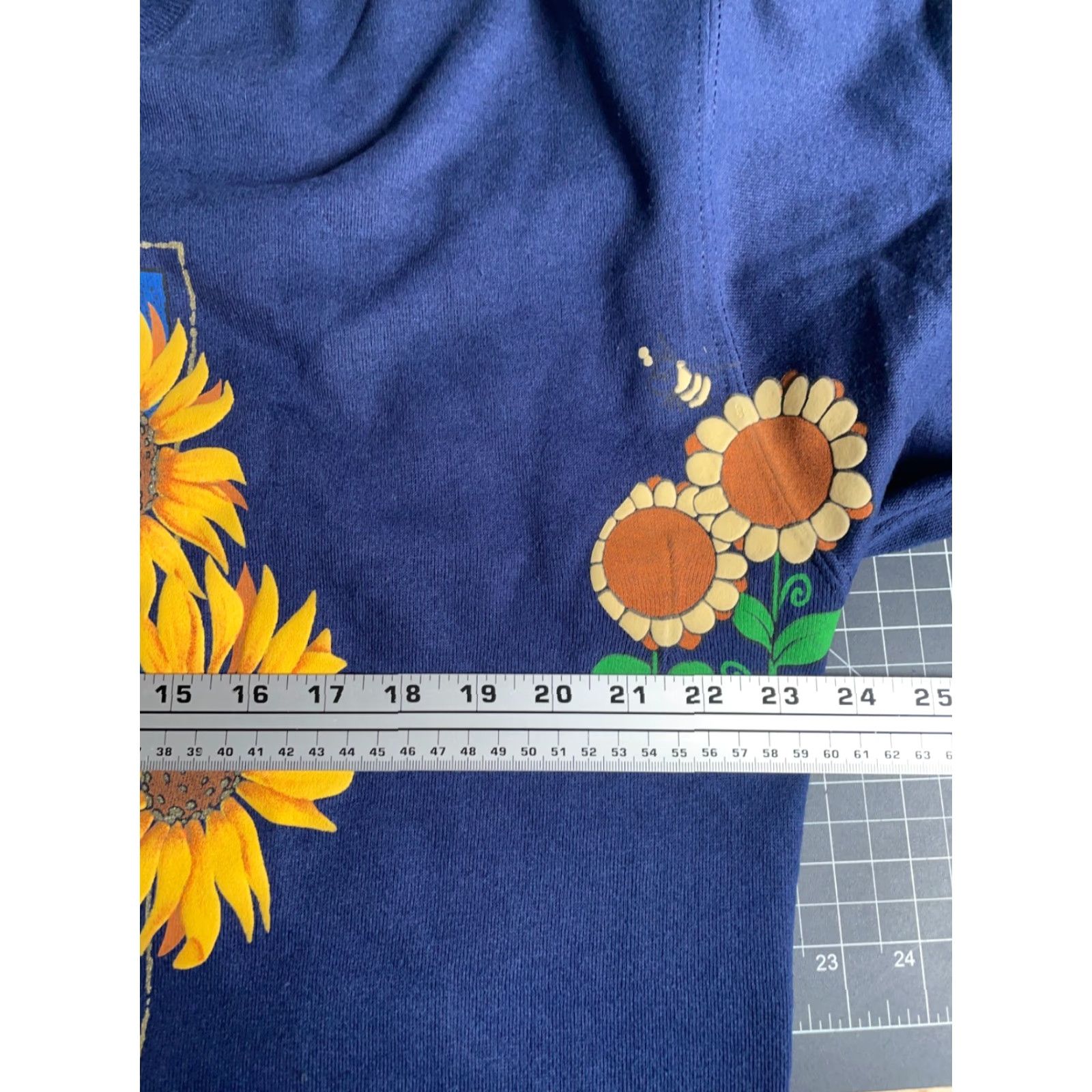 Hanes VINTAGE Hanes Sweatshirt Adult XL Dark Blue 90s Sunflower Teacher Graphic Print Crew Neck Pullover Regular Women’s Size XL / US 12-14 / IT 48-50 - 5 Thumbnail