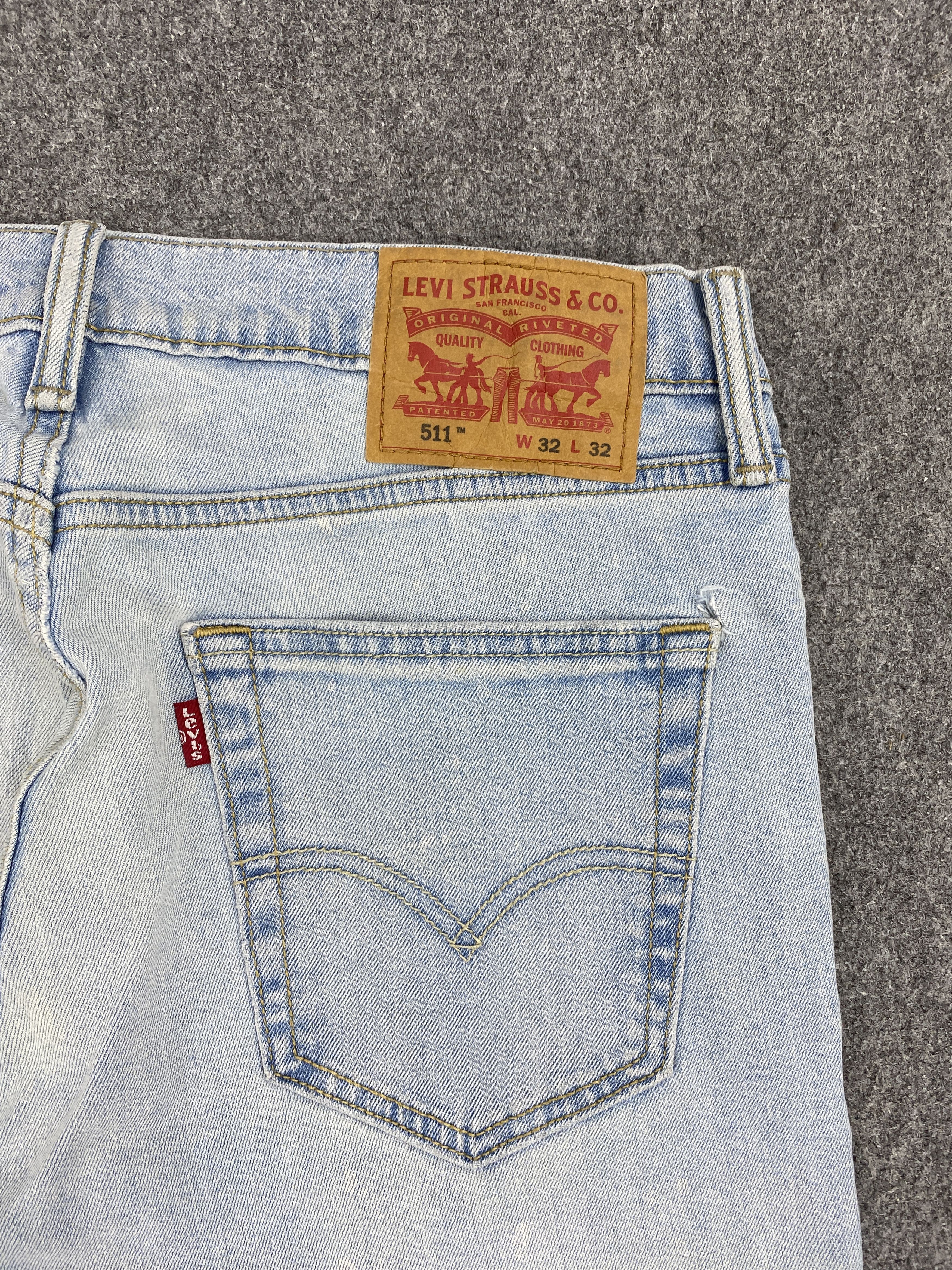 Levi's × Vintage Light Blue Vintage Levis 511 Slim Fit Jeans Size US 32 / EU 48 - 14 Thumbnail