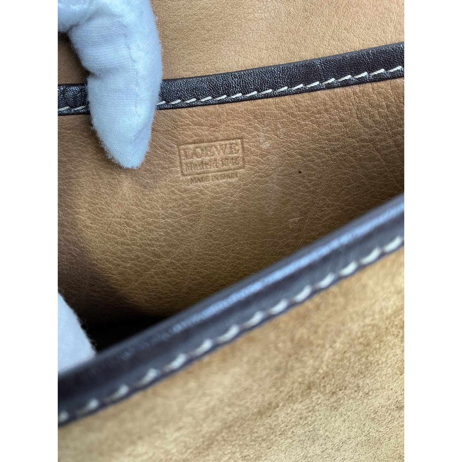 Loewe Vintage Loewe Crossbody Anagram Shoulder Bag Suede Leather Size ONE SIZE - 15 Thumbnail