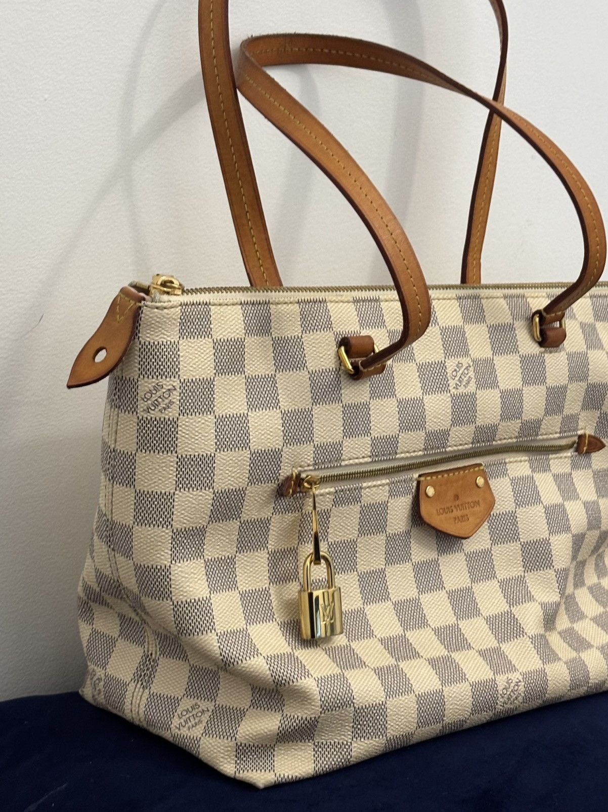 Louis Vuitton Louis Vuitton Damier Azur leather bag Size ONE SIZE - 4 Thumbnail