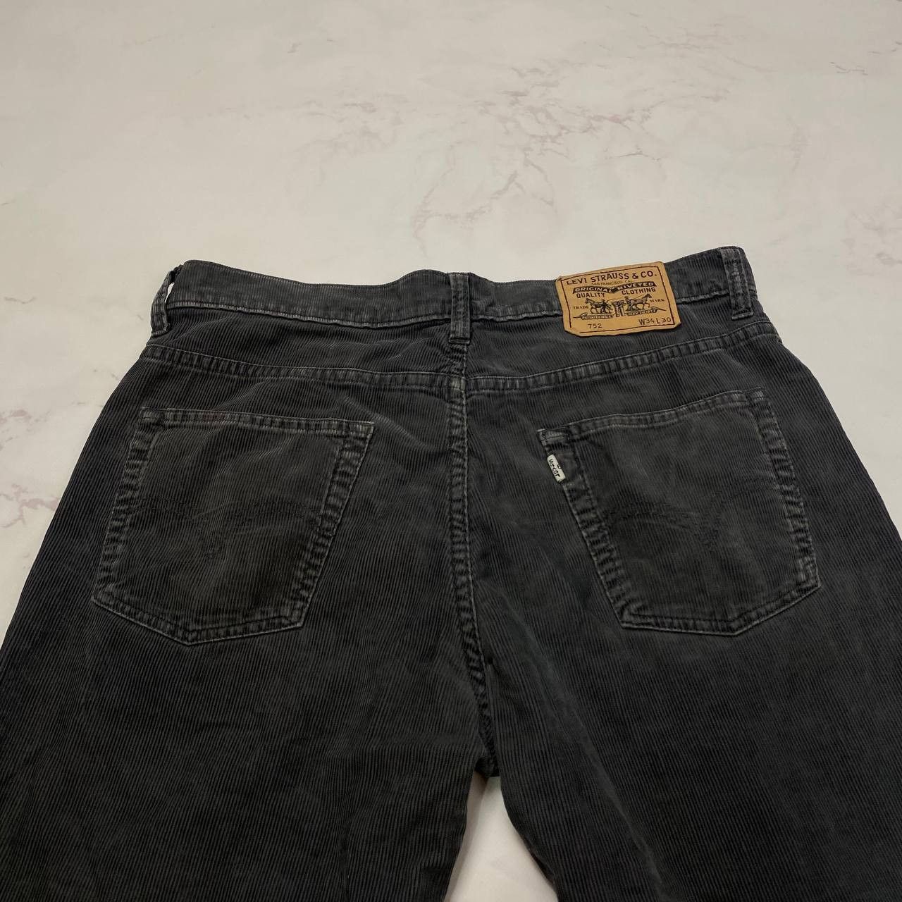 Levi's Levi’s Vintage Velvet Pants Y2K Old Money Style Size US 34 / EU 50 - 6 Thumbnail