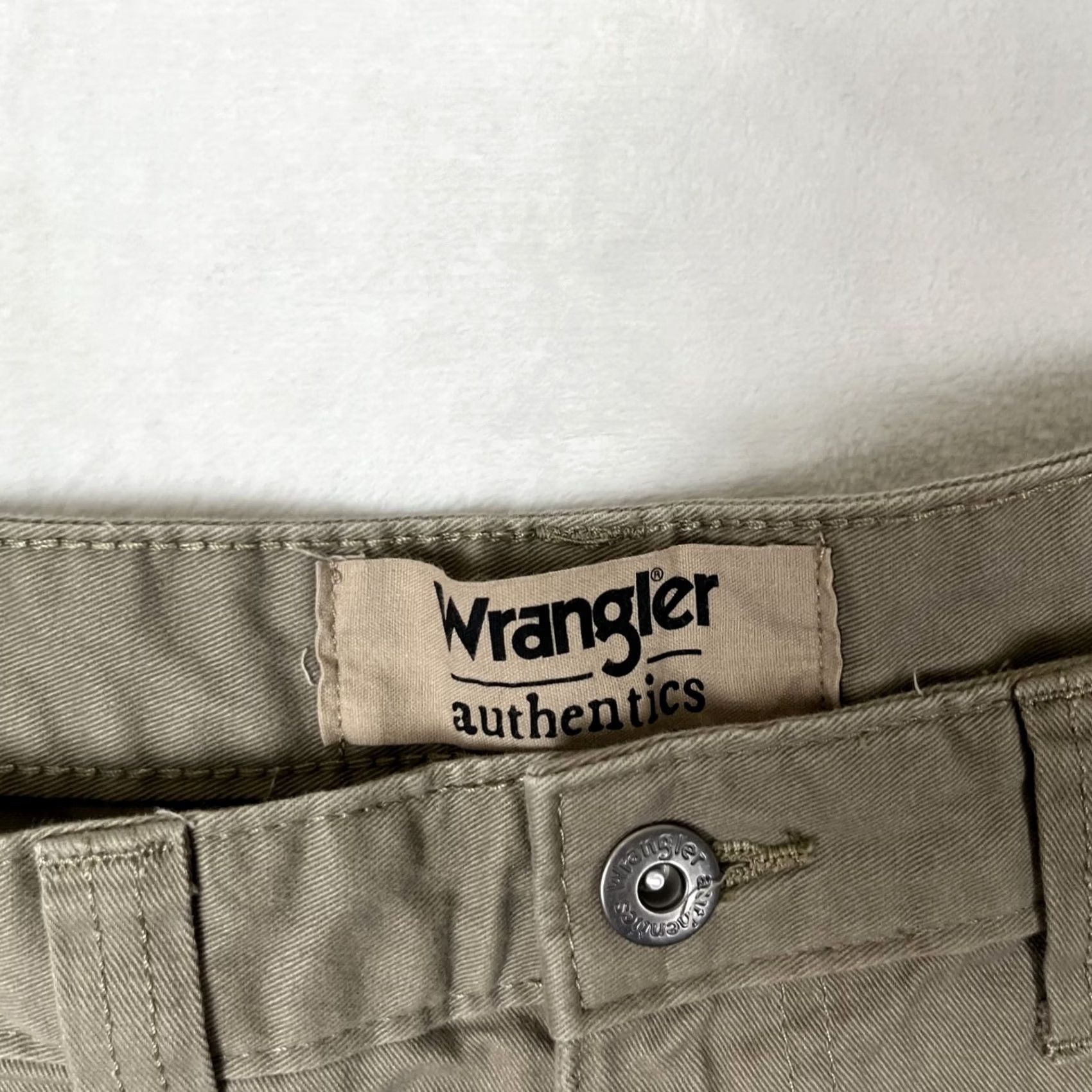 Wrangler Vintage Wrangler Shorts Mens 46 Khaki Brown Cargo Stretch 9 Inseam Utility Y2K Size US 30 / EU 46 - 4 Thumbnail