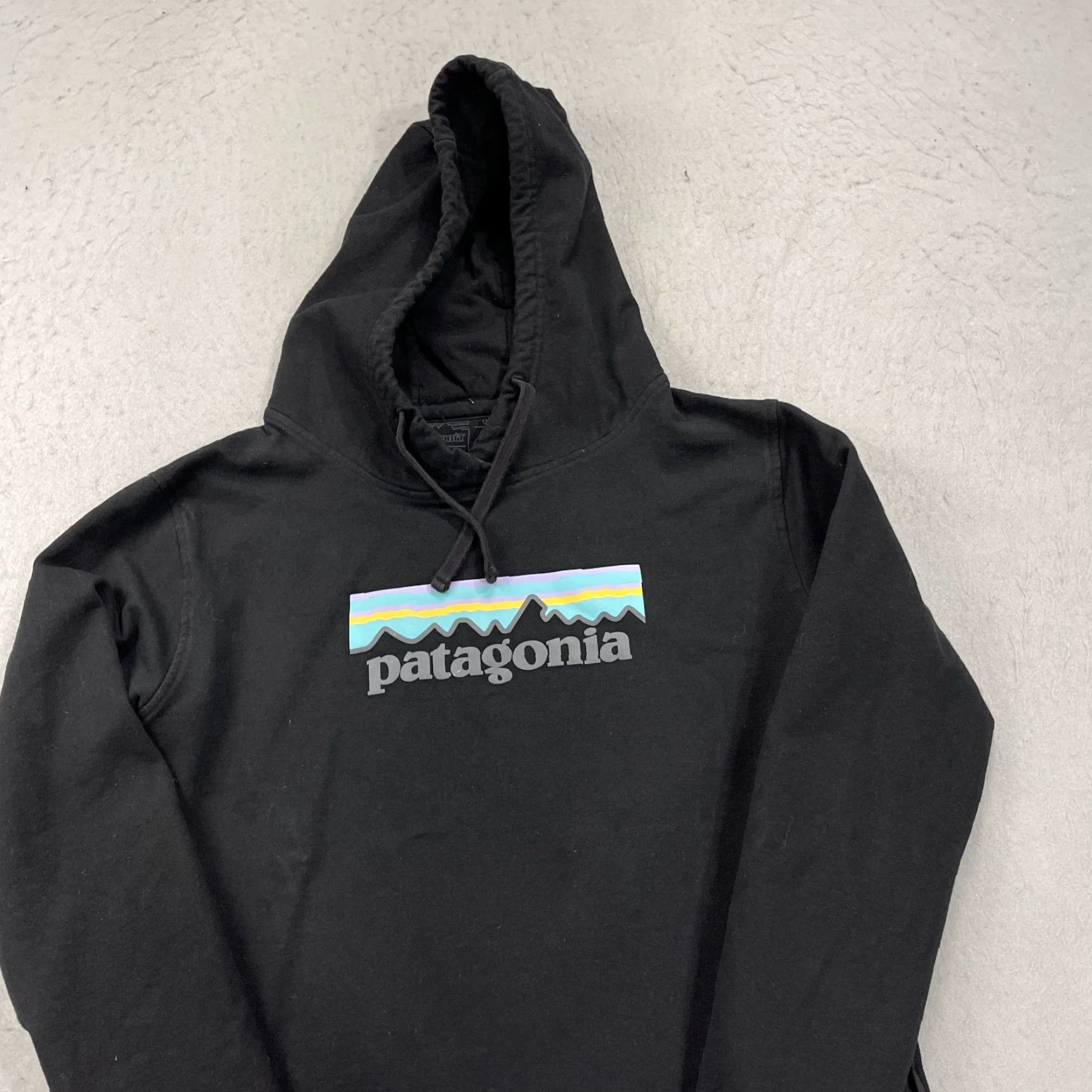 Patagonia Hoodie Womens M Black Uprisal Hoody Pullover Cropped Sweatshirt