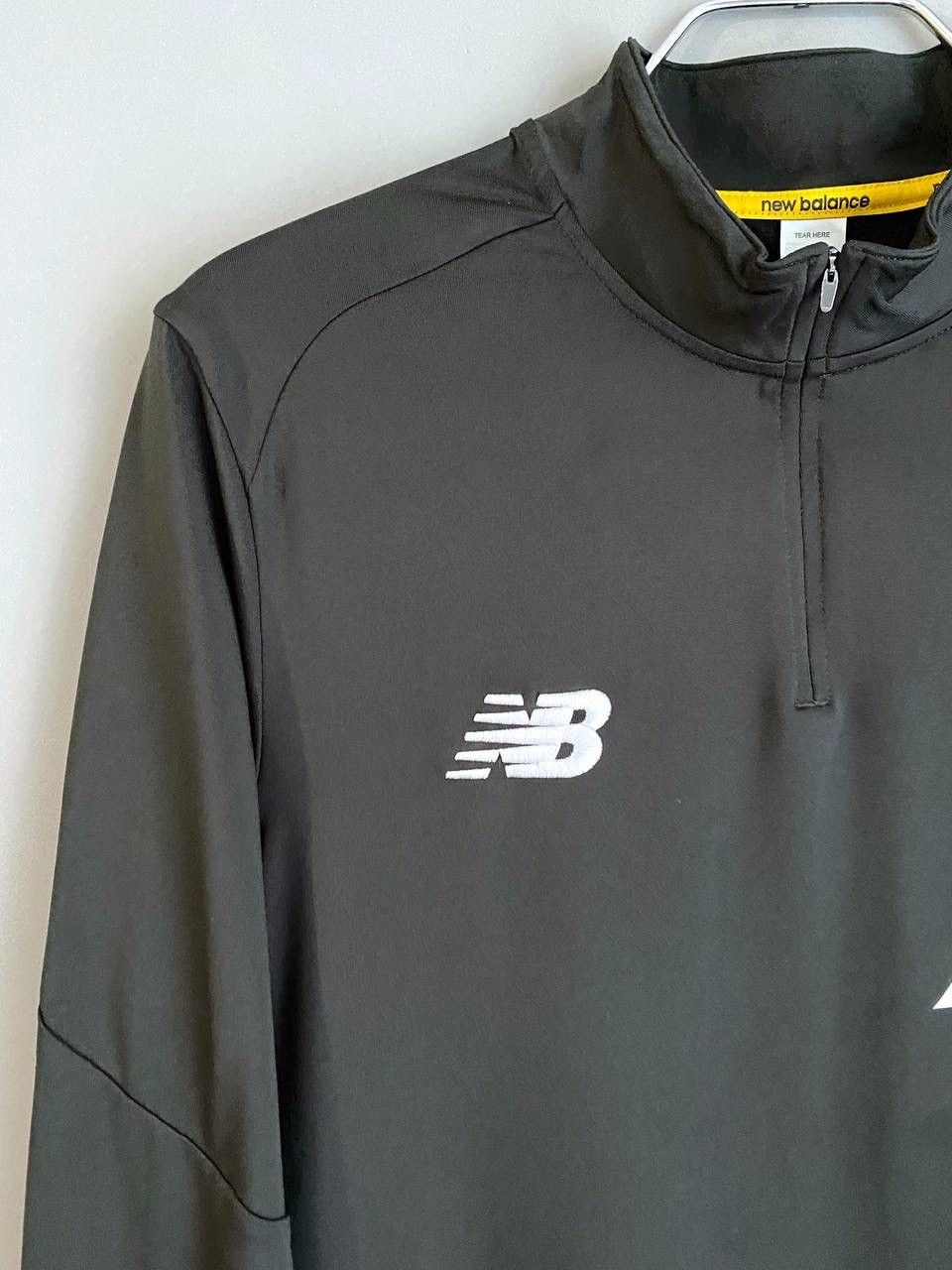 New Balance FC Liverpool 2019/2020 Training Long Sleeve Soccer Jersey, L Size US L / EU 52-54 / 3 - 5 Thumbnail