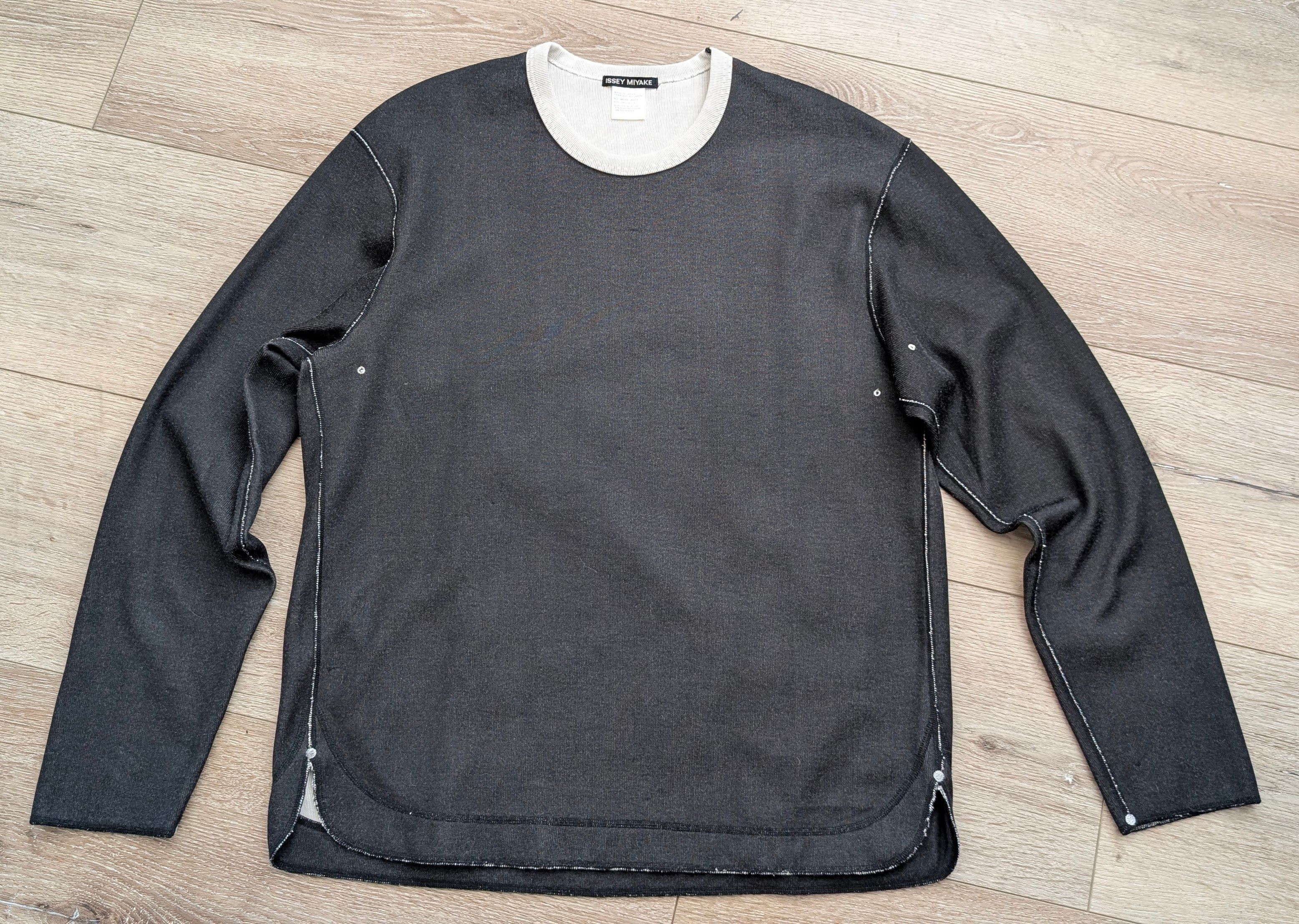 Issey Miyake Issey Miyake Men Gray/Wht Raw Edge Detail L/S T-Sirt Size 4 Size US L / EU 52-54 / 3 - 1 Thumbnail